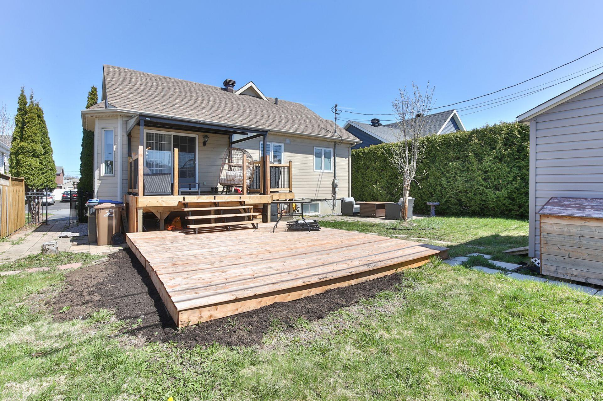 









589


Av. Henri-Lamoureux

,
Saint-Jean-sur-Richelieu,




QC
J2X5K2

