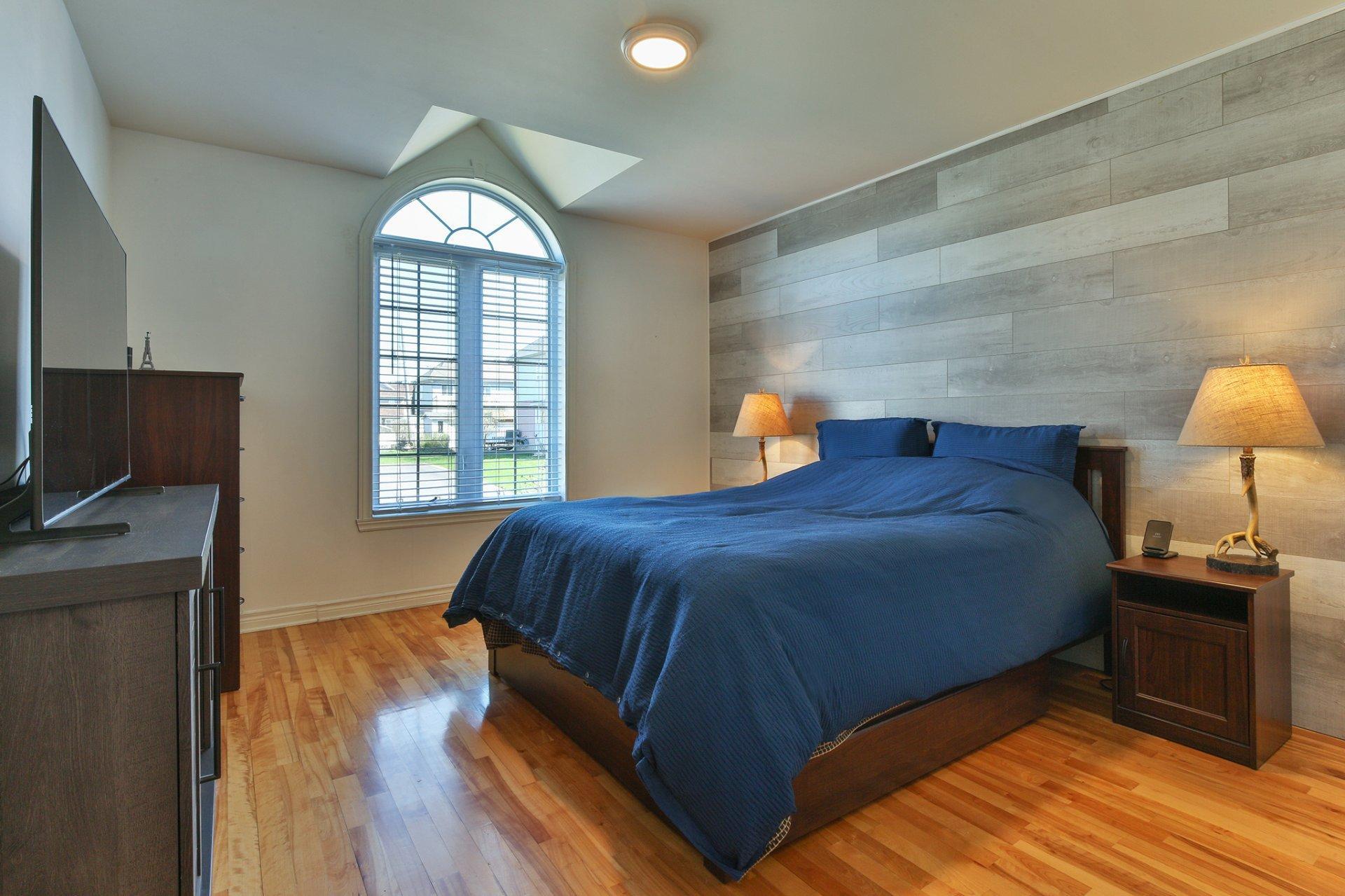 









589


Av. Henri-Lamoureux

,
Saint-Jean-sur-Richelieu,




QC
J2X5K2

