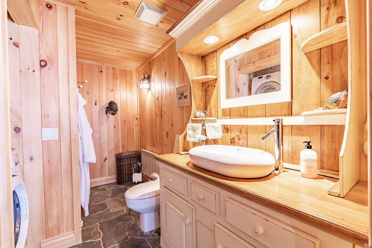 









21


Imp. des Grands-Montets

,
Lac-Supérieur,




QC
J0T1P0

