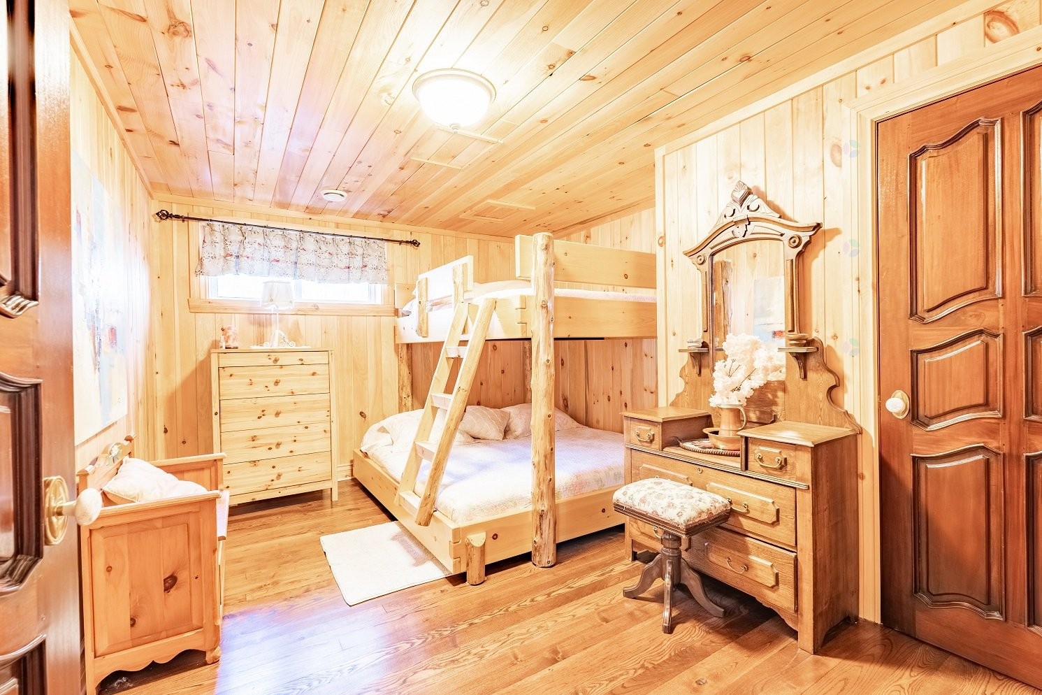 









21


Imp. des Grands-Montets

,
Lac-Supérieur,




QC
J0T1P0

