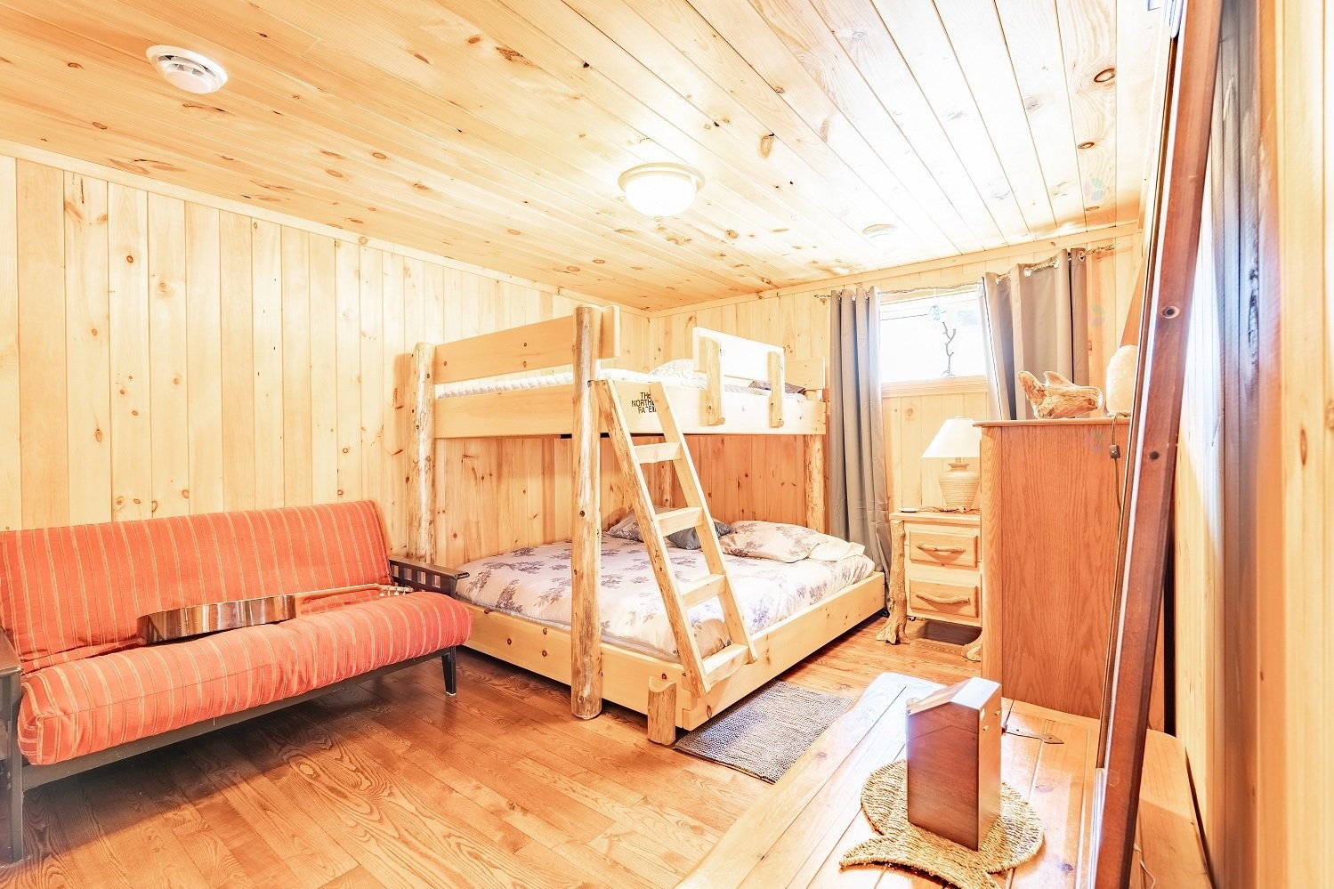 









21


Imp. des Grands-Montets

,
Lac-Supérieur,




QC
J0T1P0

