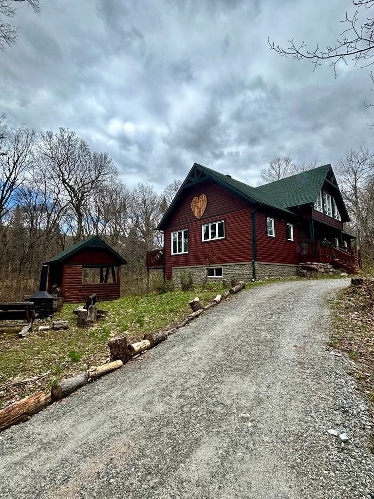 









21


Imp. des Grands-Montets

,
Lac-Supérieur,




QC
J0T1P0

