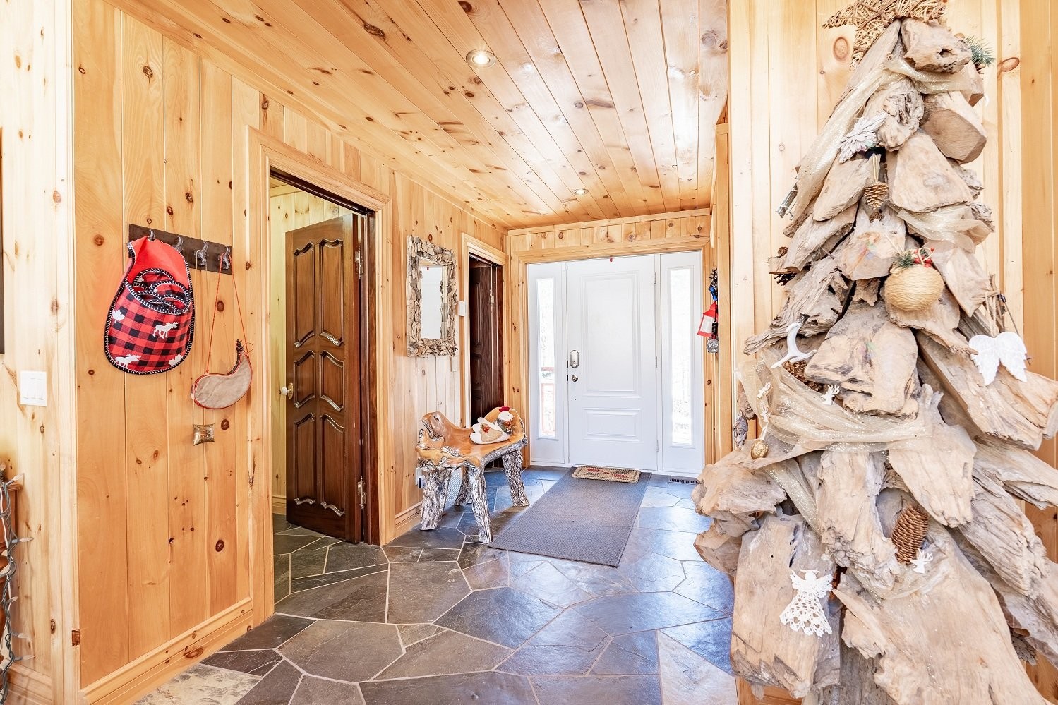 









21


Imp. des Grands-Montets

,
Lac-Supérieur,




QC
J0T1P0

