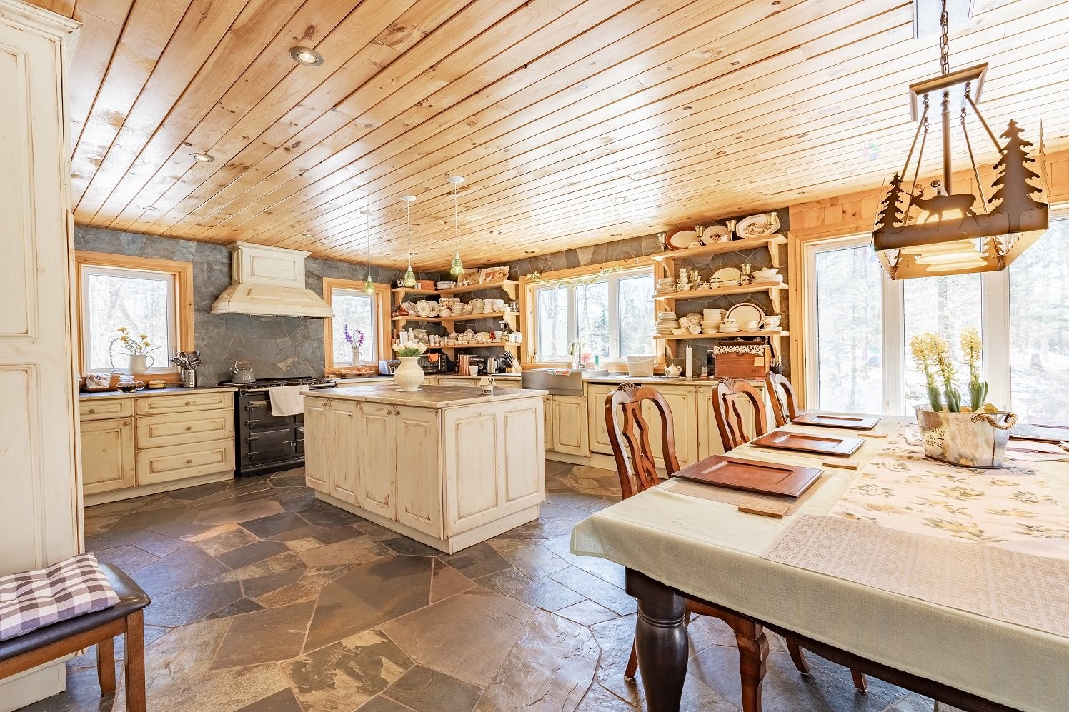 









21


Imp. des Grands-Montets

,
Lac-Supérieur,




QC
J0T1P0

