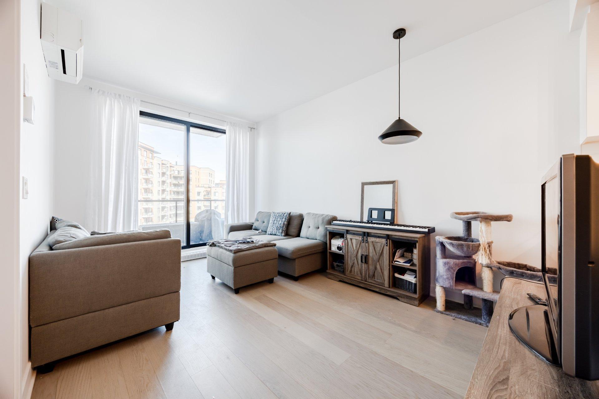 









7070


Boul. Newman

, 407,
Montréal (LaSalle),




QC
H8N0K1


