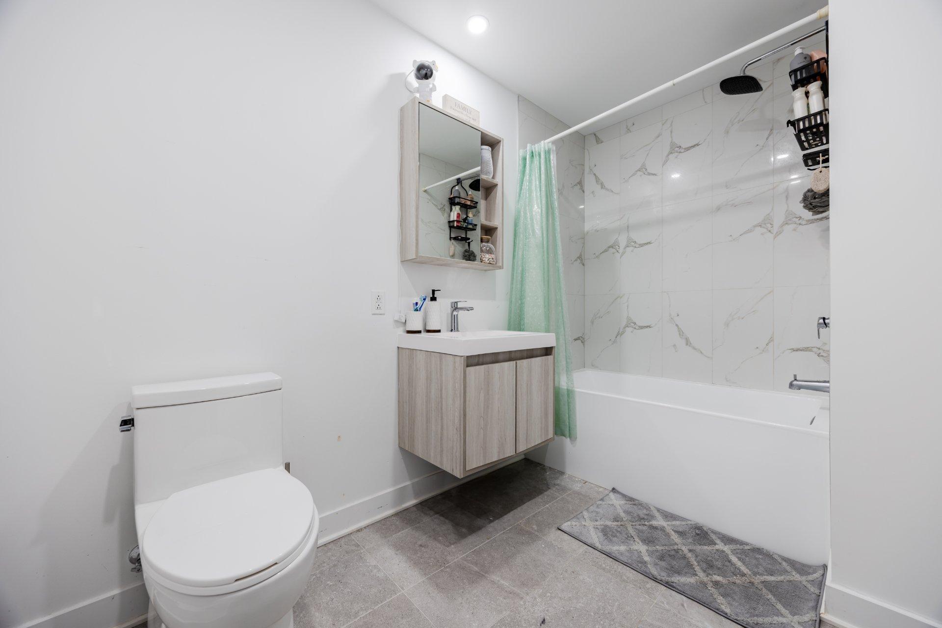 









7070


Boul. Newman

, 407,
Montréal (LaSalle),




QC
H8N0K1

