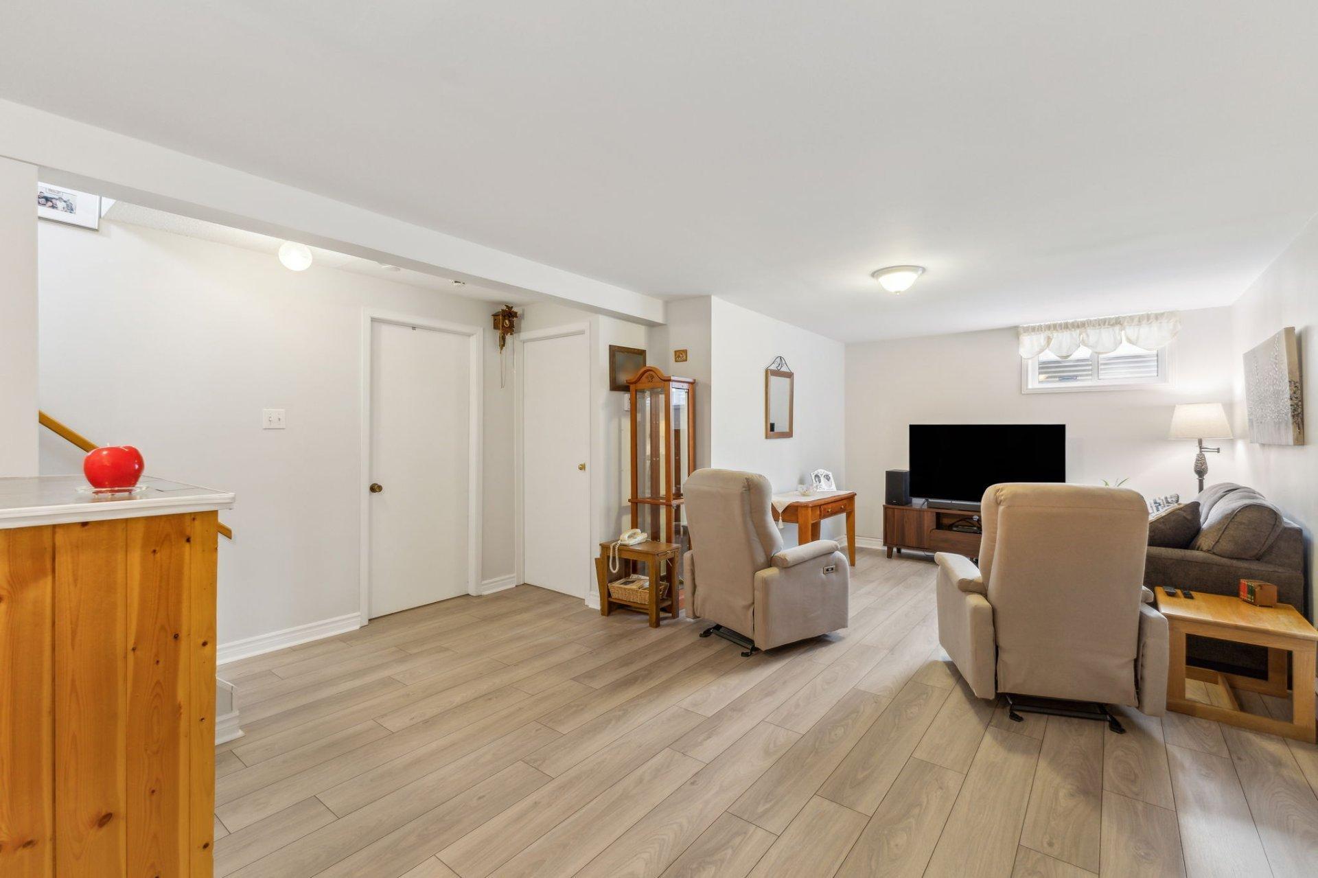 









197


Rue du Mont-Luc

,
Gatineau (Gatineau),




QC
J8V2B5

