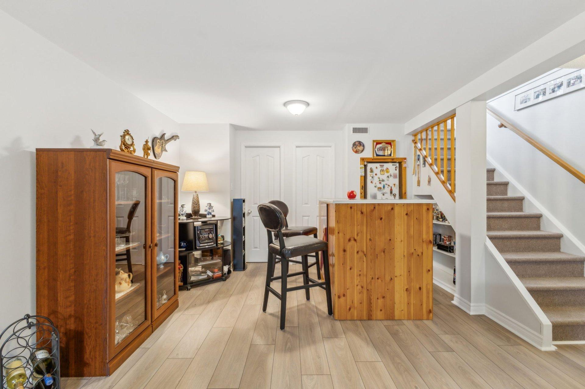









197


Rue du Mont-Luc

,
Gatineau (Gatineau),




QC
J8V2B5

