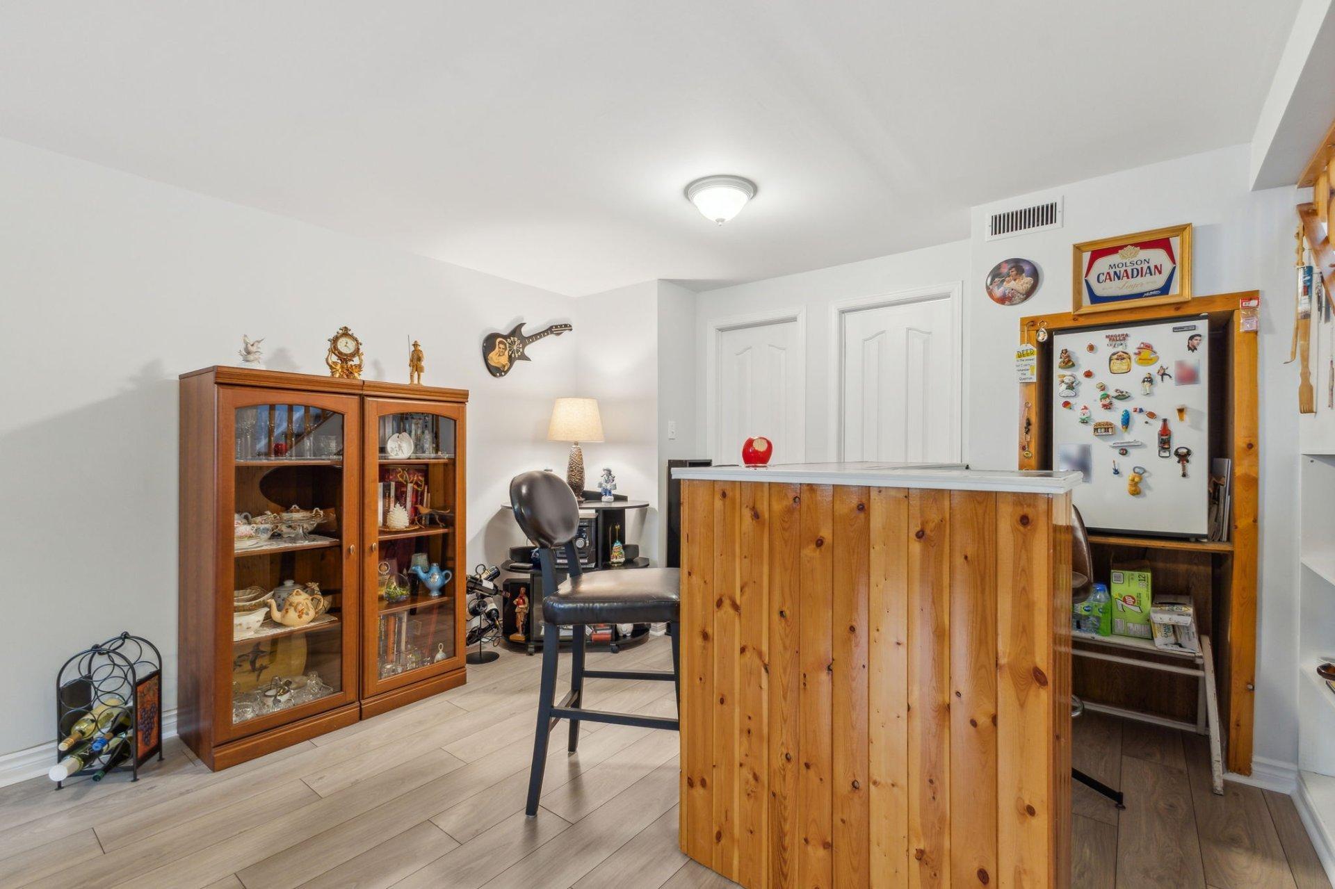 









197


Rue du Mont-Luc

,
Gatineau (Gatineau),




QC
J8V2B5

