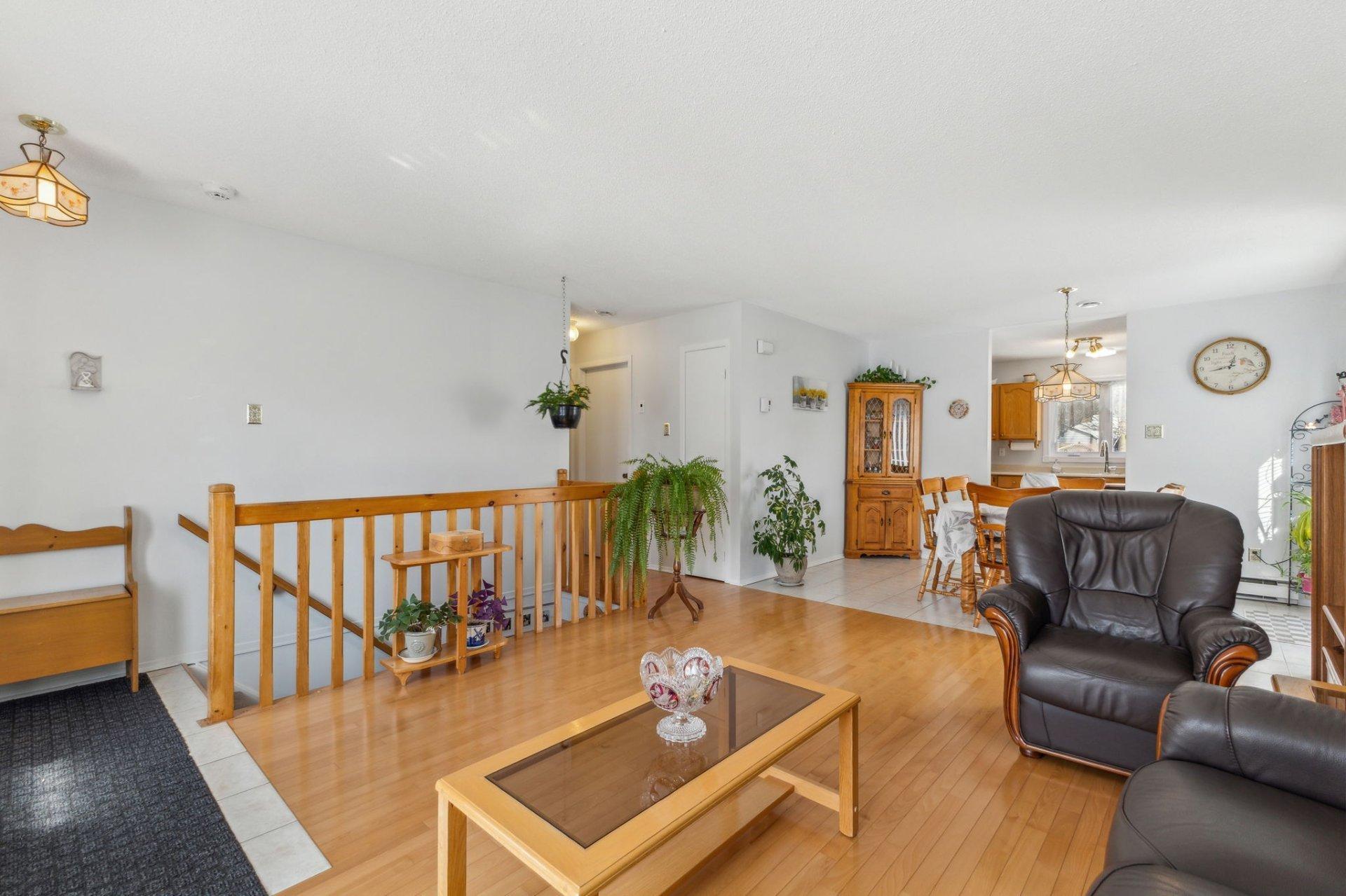 









197


Rue du Mont-Luc

,
Gatineau (Gatineau),




QC
J8V2B5

