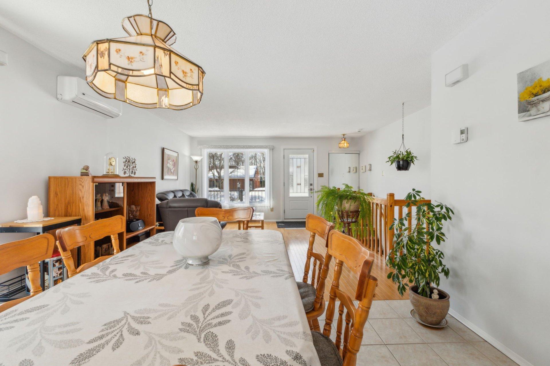 









197


Rue du Mont-Luc

,
Gatineau (Gatineau),




QC
J8V2B5

