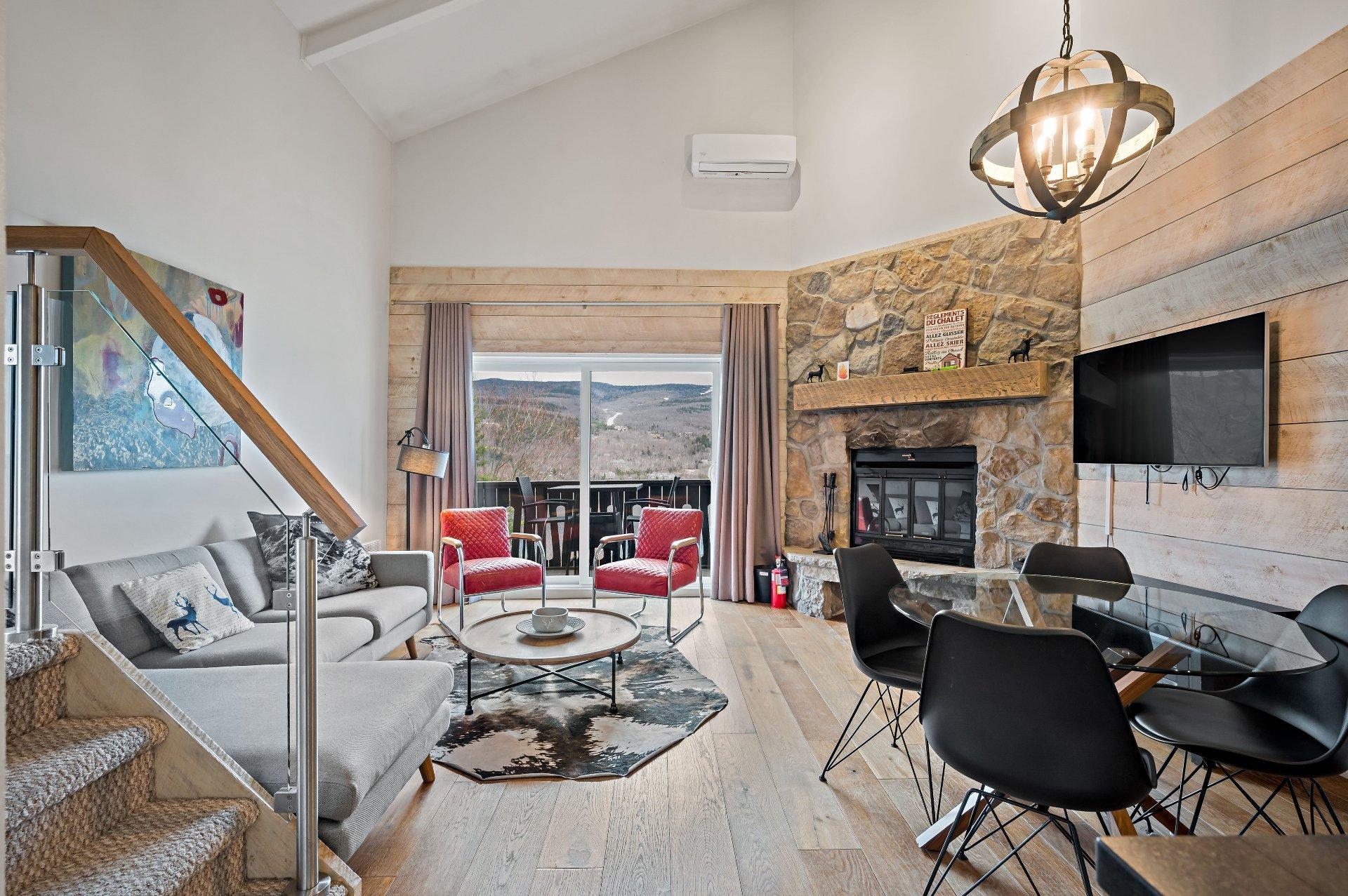 









237


Ch. de Lac-Tremblant-Nord

, 439,
Mont-Tremblant,




QC
J8E1B4

