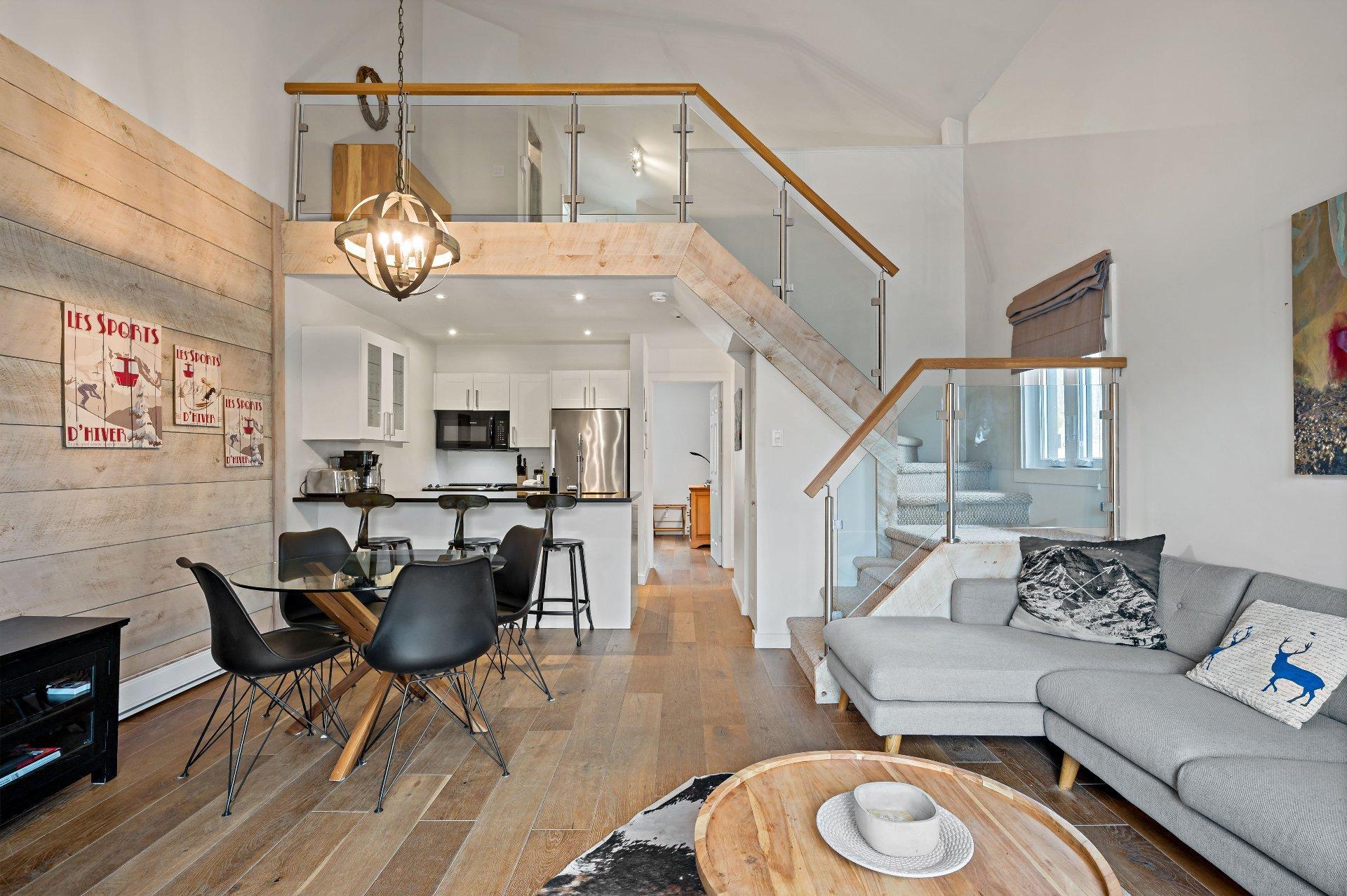 









237


Ch. de Lac-Tremblant-Nord

, 439,
Mont-Tremblant,




QC
J8E1B4

