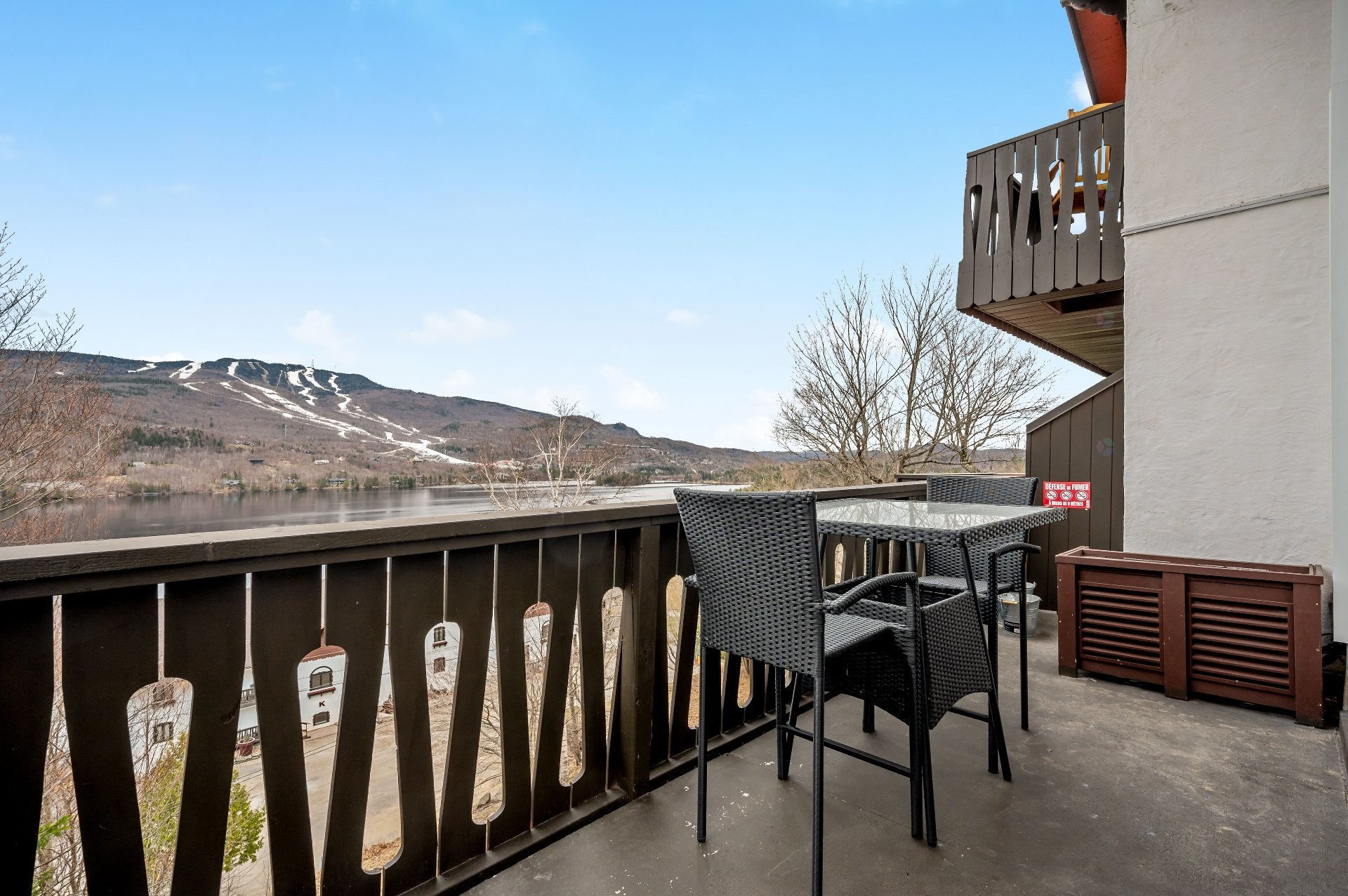 









237


Ch. de Lac-Tremblant-Nord

, 439,
Mont-Tremblant,




QC
J8E1B4

