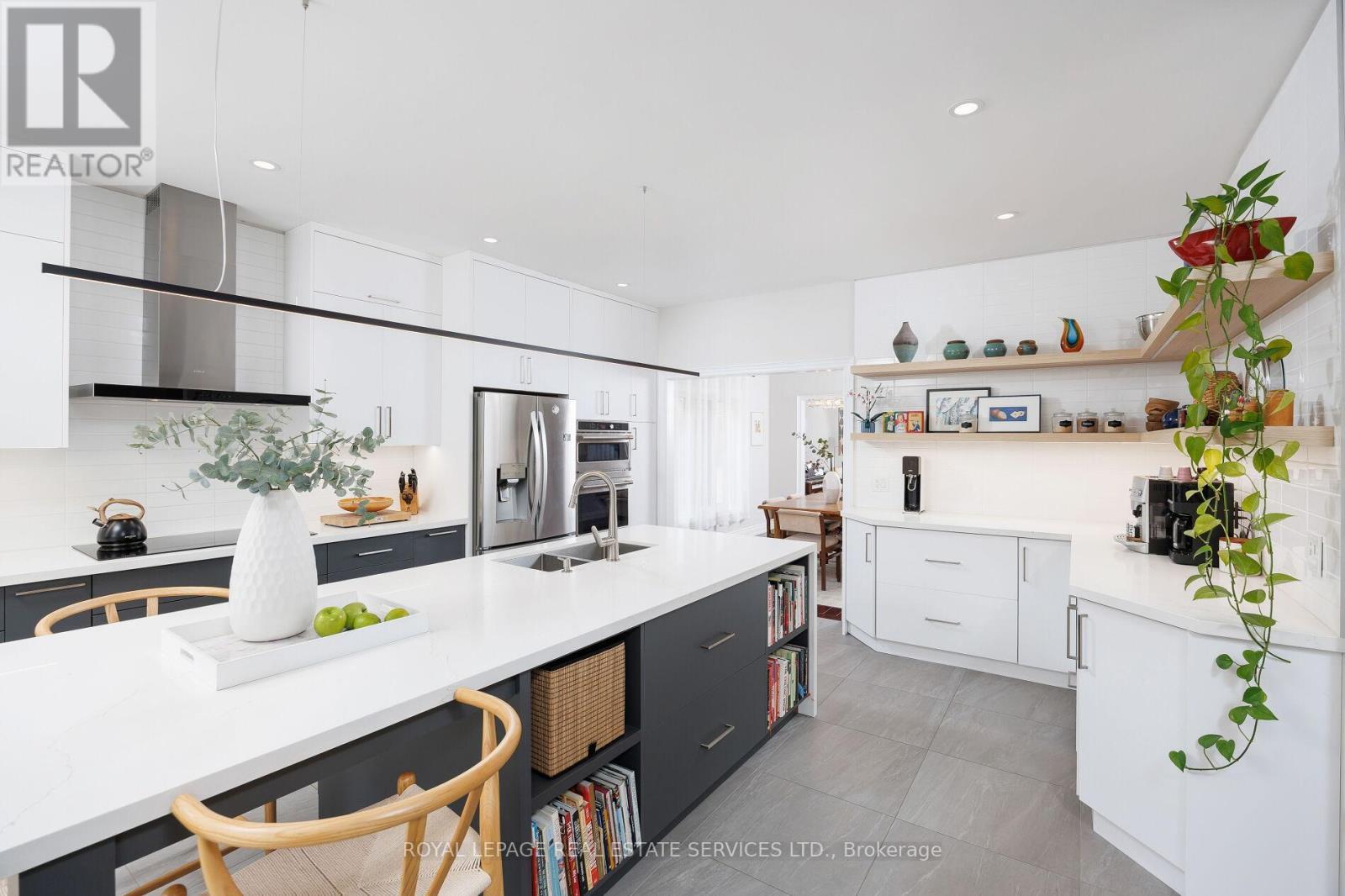 












1061 SUMMIT RIDGE DRIVE

,
Oakville,




Ontario
L6M3K9

