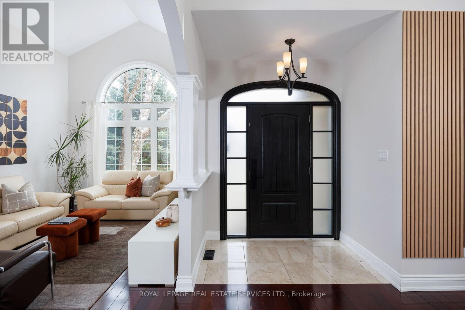 












1061 SUMMIT RIDGE DRIVE

,
Oakville,




Ontario
L6M3K9

