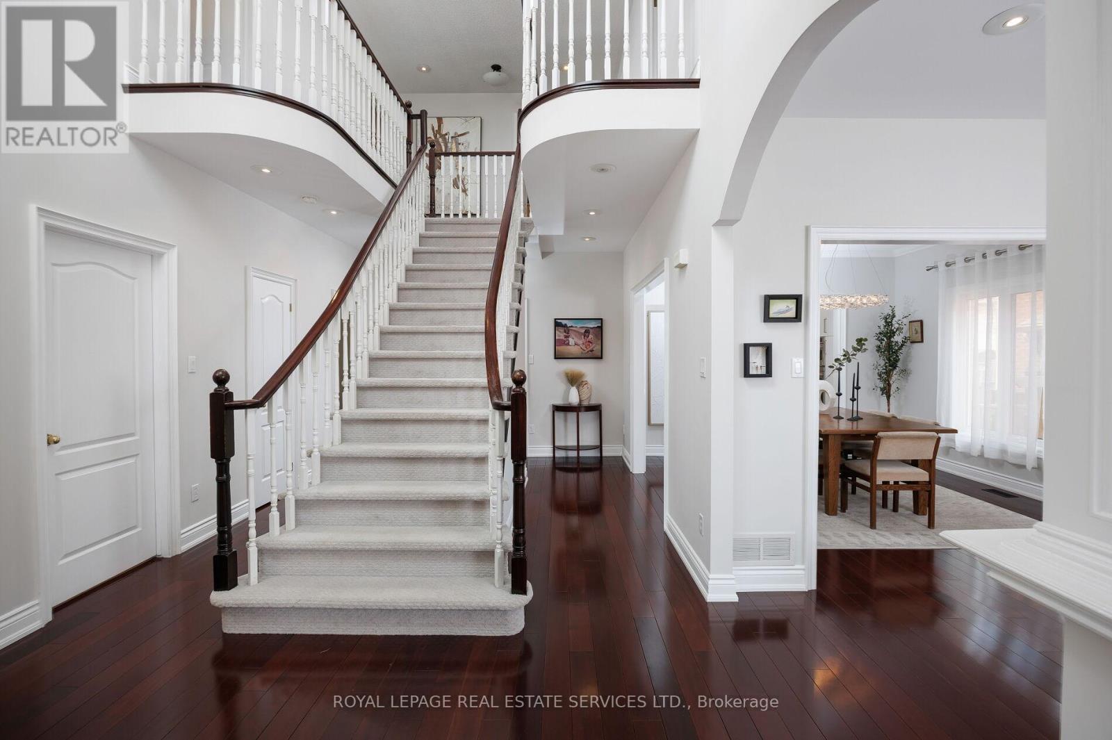 












1061 SUMMIT RIDGE DRIVE

,
Oakville,




Ontario
L6M3K9

