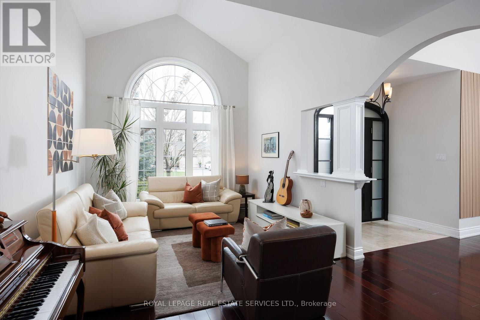 












1061 SUMMIT RIDGE DRIVE

,
Oakville,




Ontario
L6M3K9

