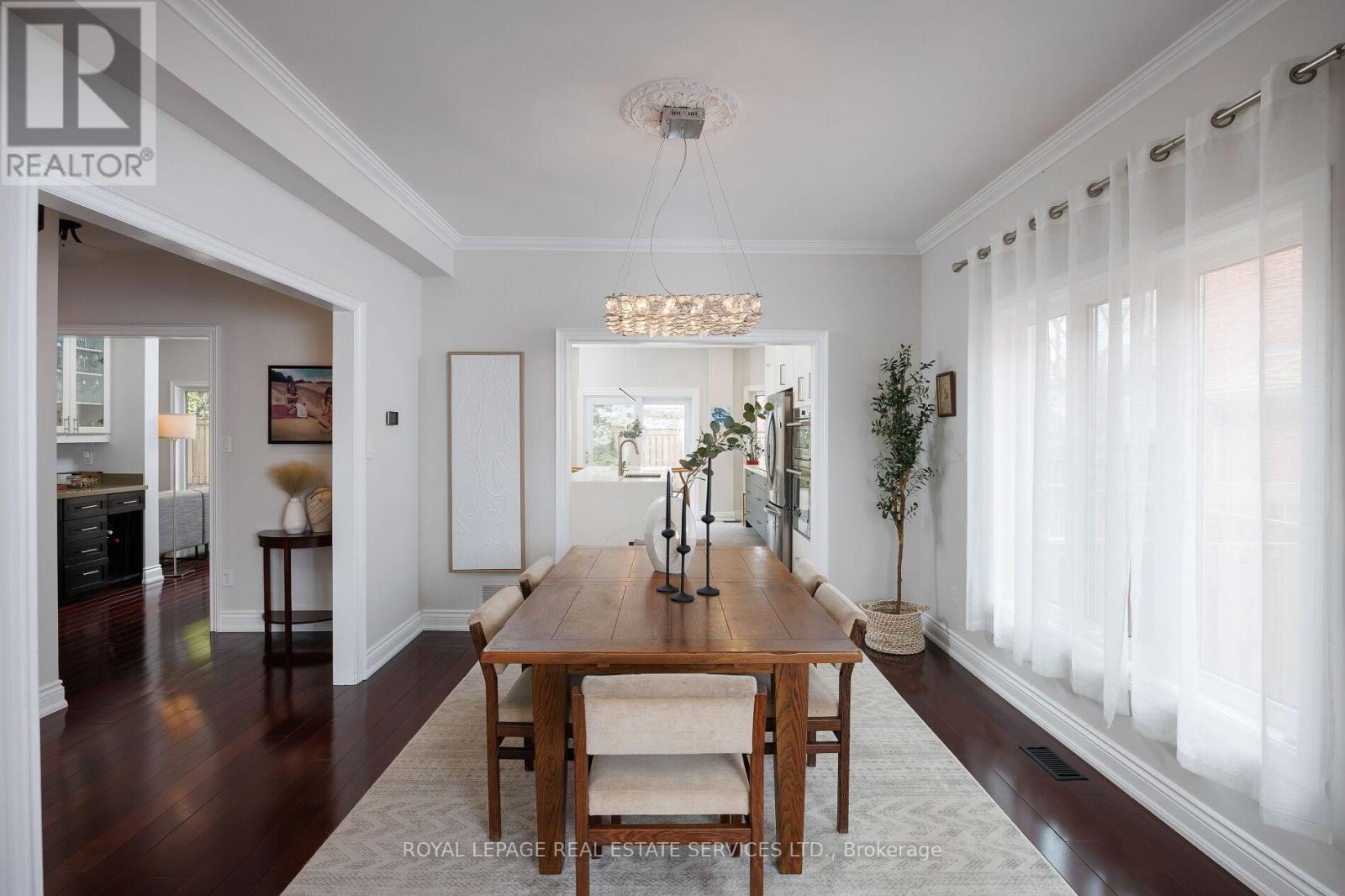 












1061 SUMMIT RIDGE DRIVE

,
Oakville,




Ontario
L6M3K9


