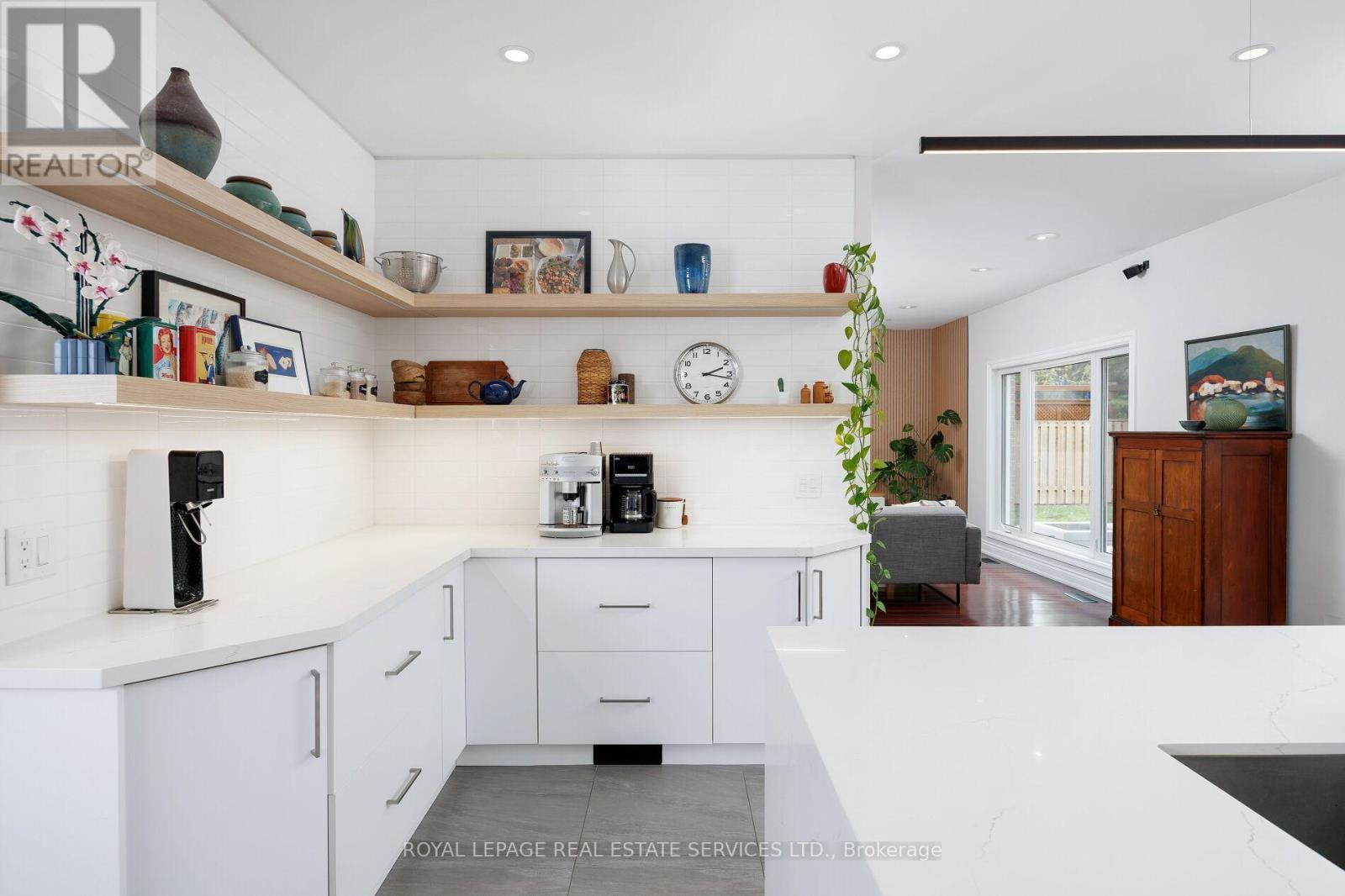 












1061 SUMMIT RIDGE DRIVE

,
Oakville,




Ontario
L6M3K9

