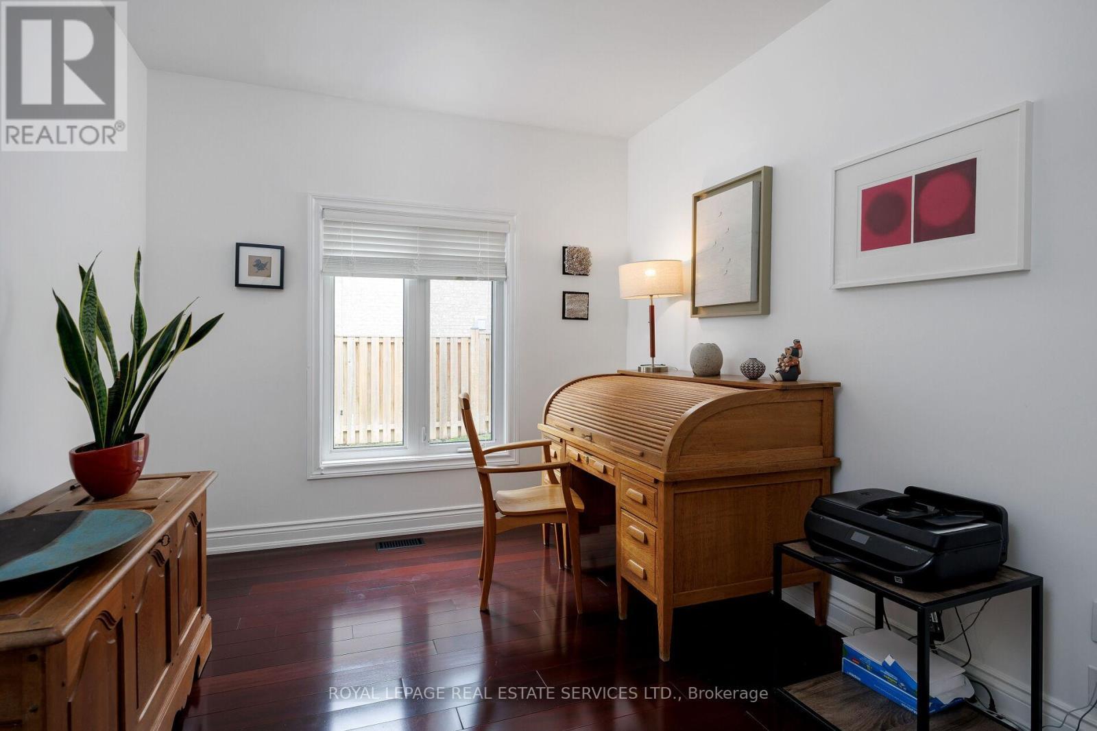 












1061 SUMMIT RIDGE DRIVE

,
Oakville,




Ontario
L6M3K9

