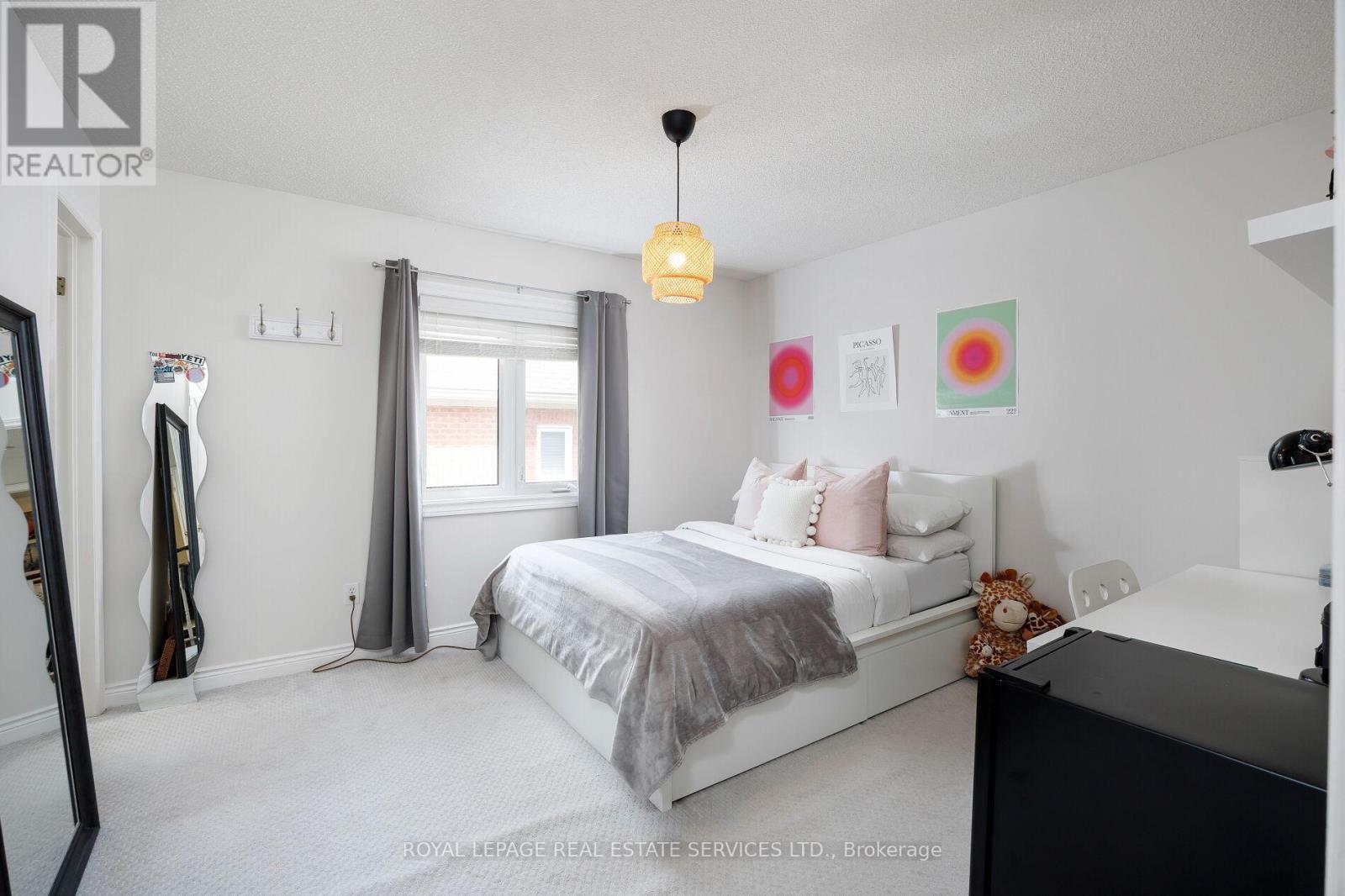 












1061 SUMMIT RIDGE DRIVE

,
Oakville,




Ontario
L6M3K9

