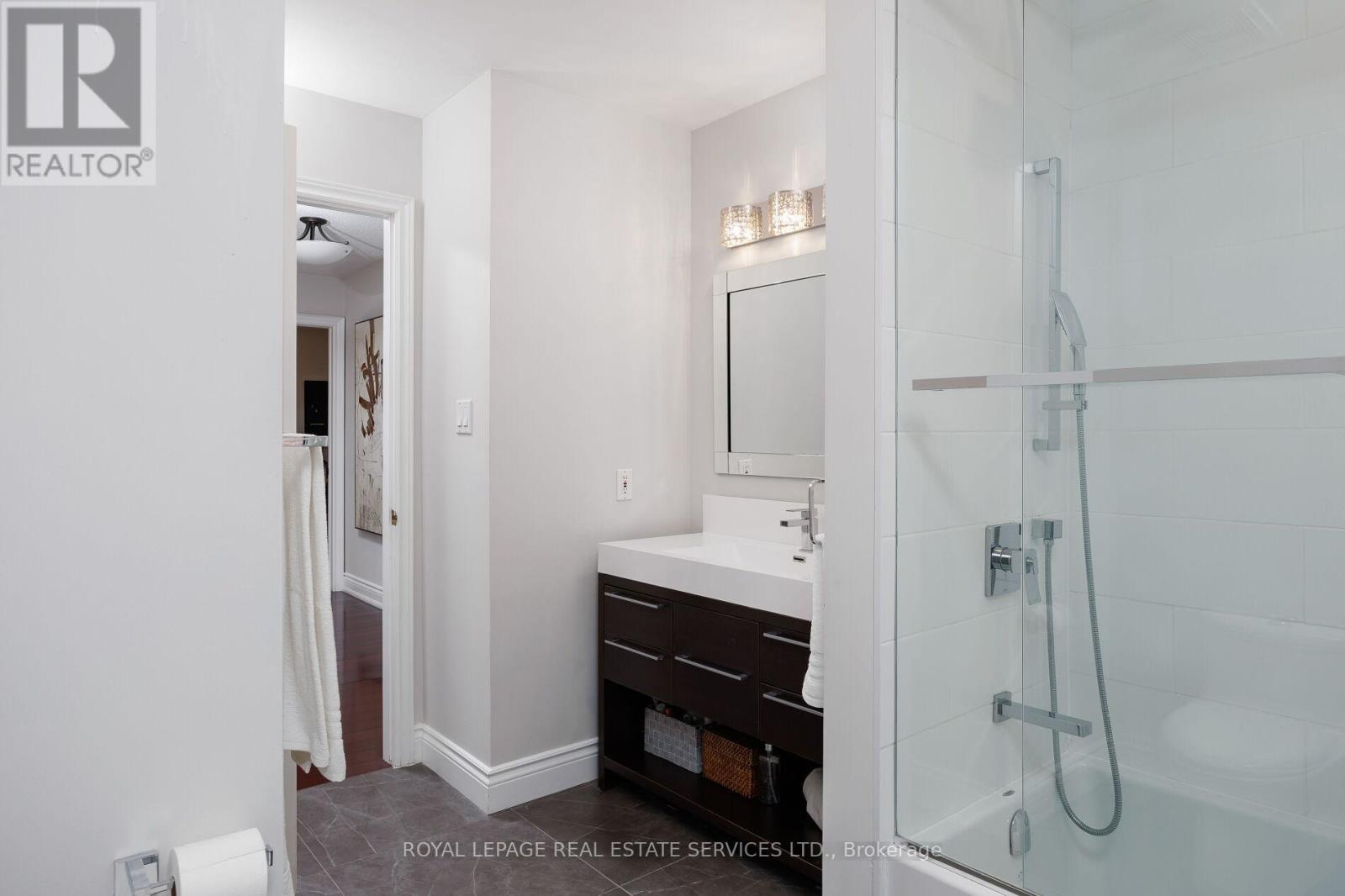 












1061 SUMMIT RIDGE DRIVE

,
Oakville,




Ontario
L6M3K9

