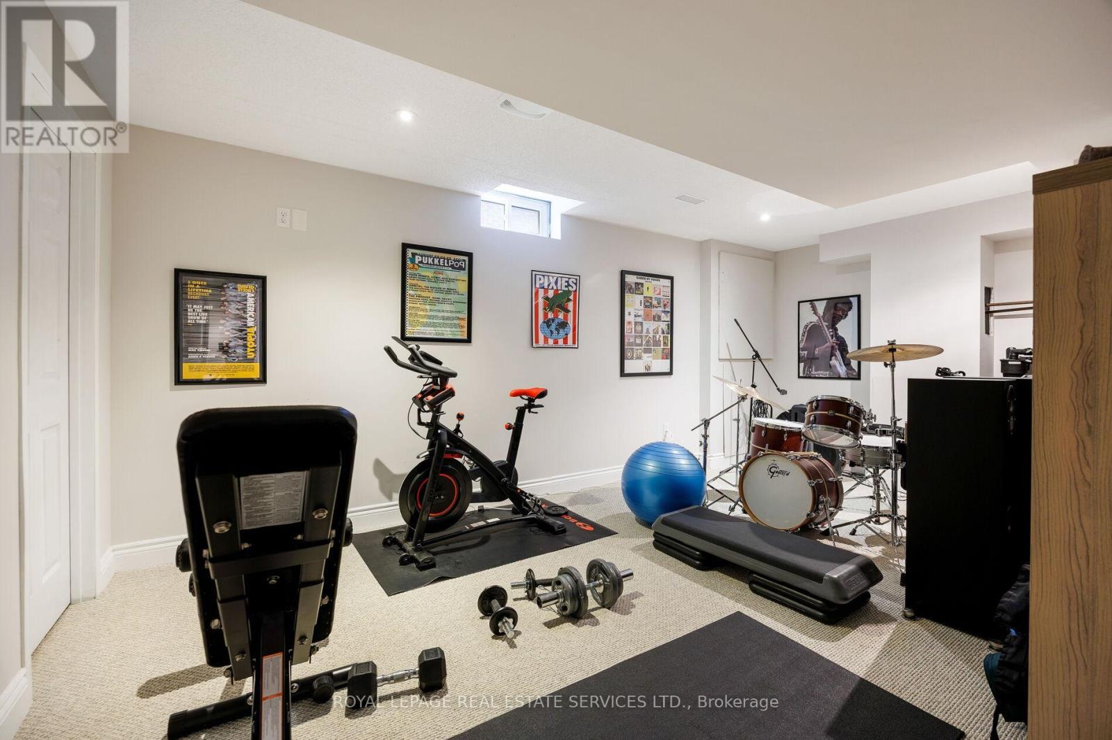 












1061 SUMMIT RIDGE DRIVE

,
Oakville,




Ontario
L6M3K9

