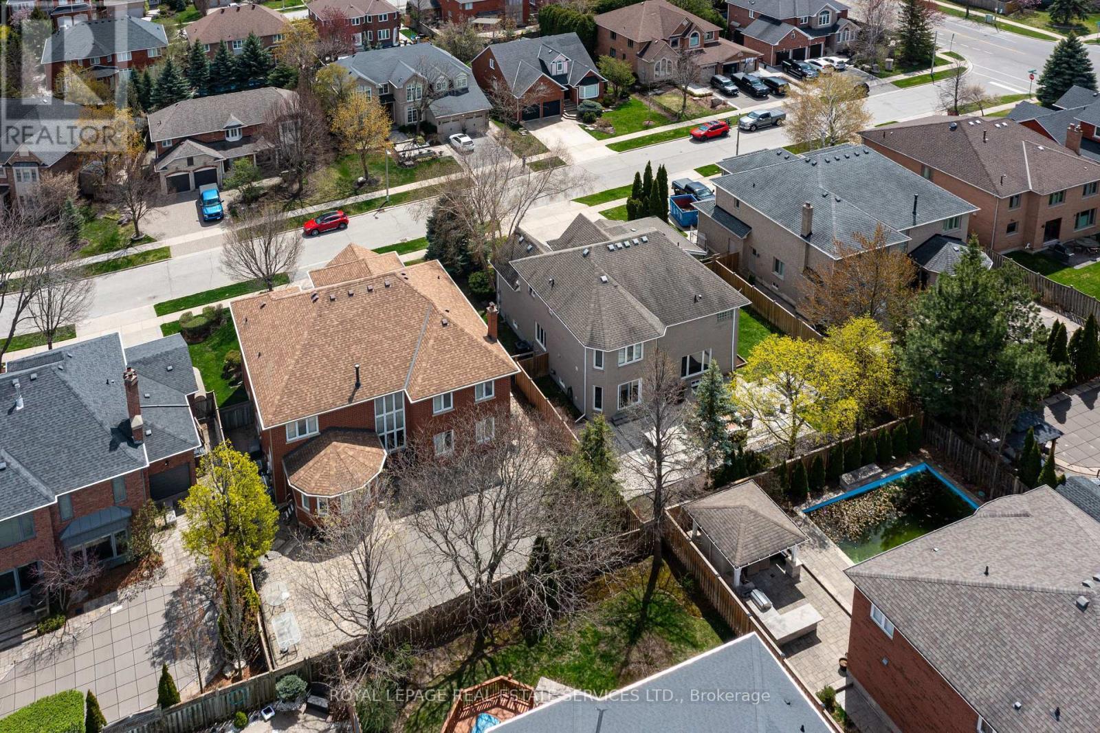 












1061 SUMMIT RIDGE DRIVE

,
Oakville,




Ontario
L6M3K9


