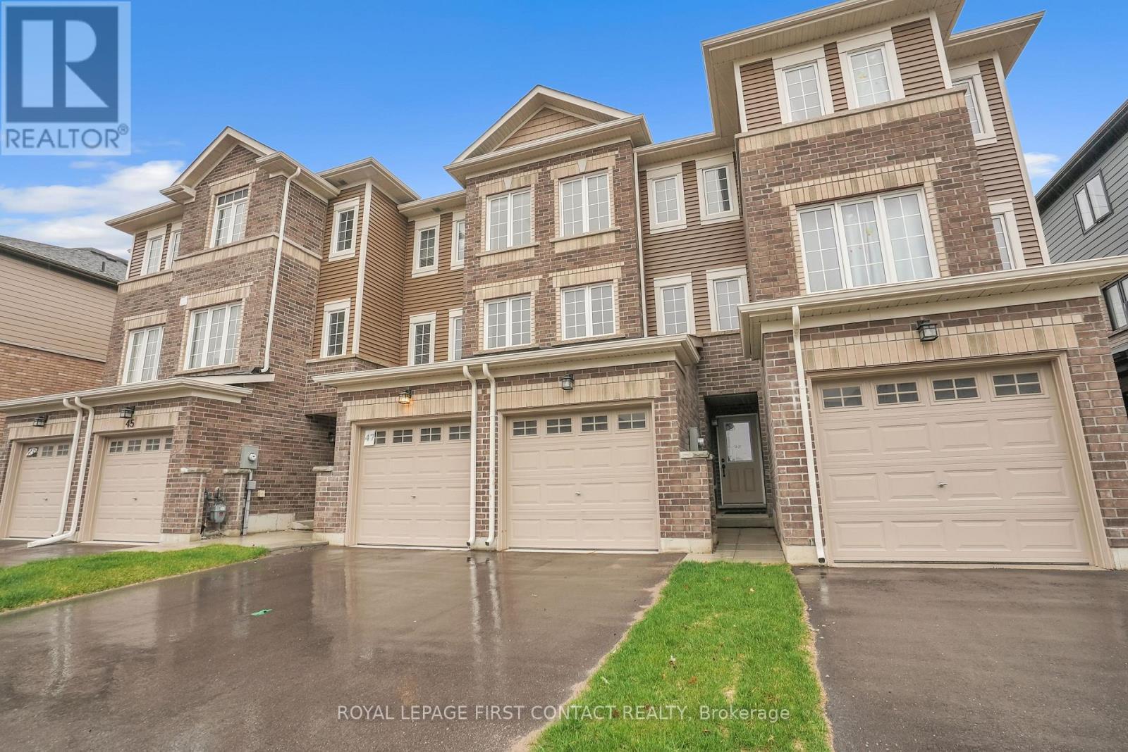 












49 PUMPKIN CORNER CRESCENT

,
Barrie,




Ontario
L9J0T7

