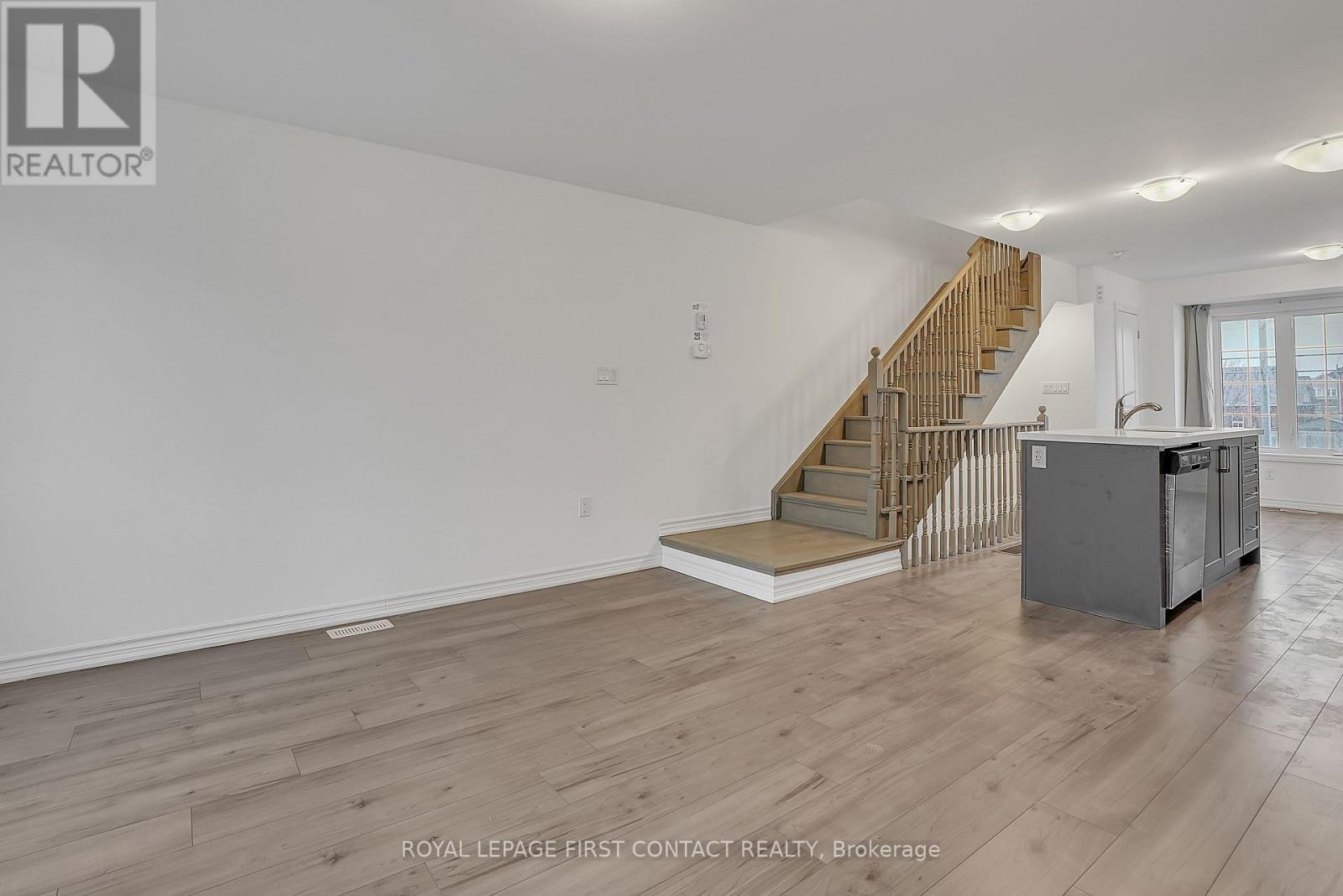 












49 PUMPKIN CORNER CRESCENT

,
Barrie,




Ontario
L9J0T7

