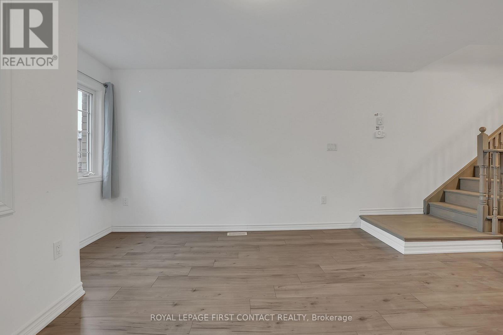 












49 PUMPKIN CORNER CRESCENT

,
Barrie,




Ontario
L9J0T7

