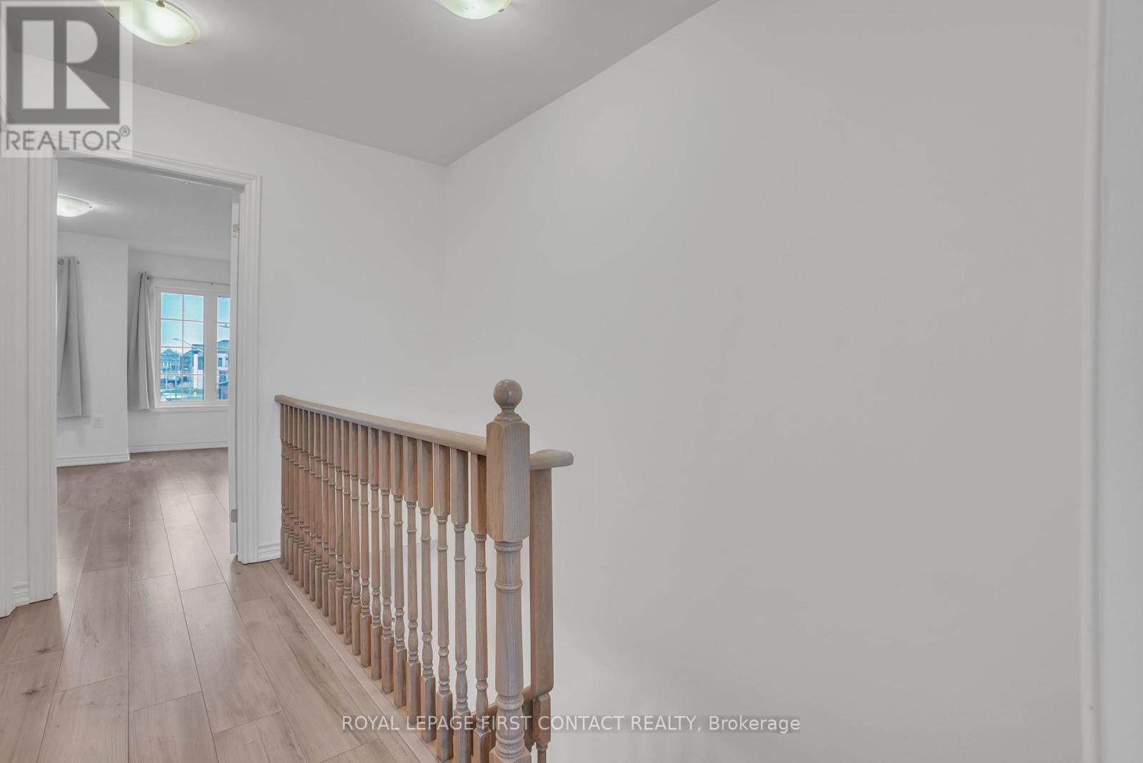 












49 PUMPKIN CORNER CRESCENT

,
Barrie,




Ontario
L9J0T7

