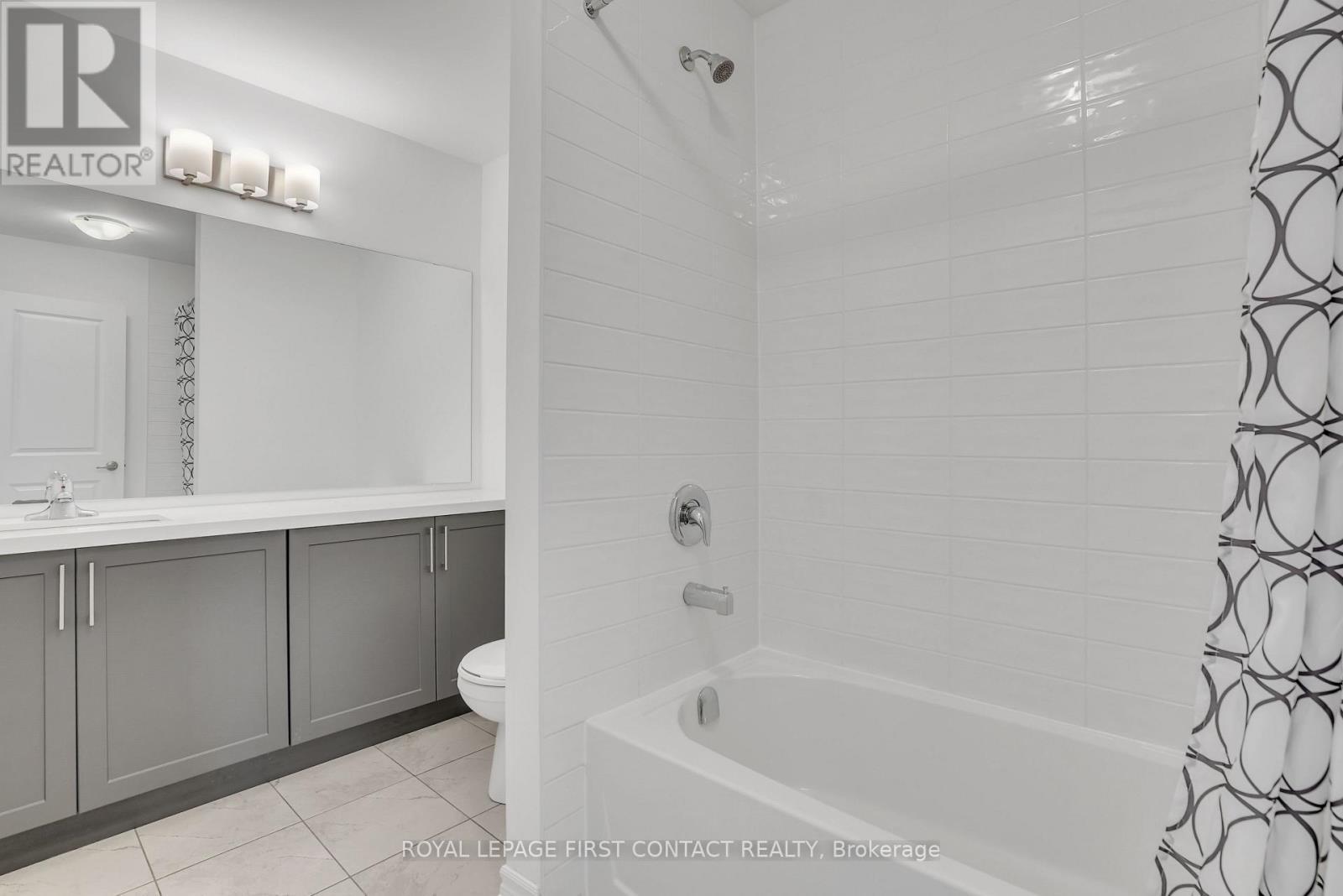 












49 PUMPKIN CORNER CRESCENT

,
Barrie,




Ontario
L9J0T7


