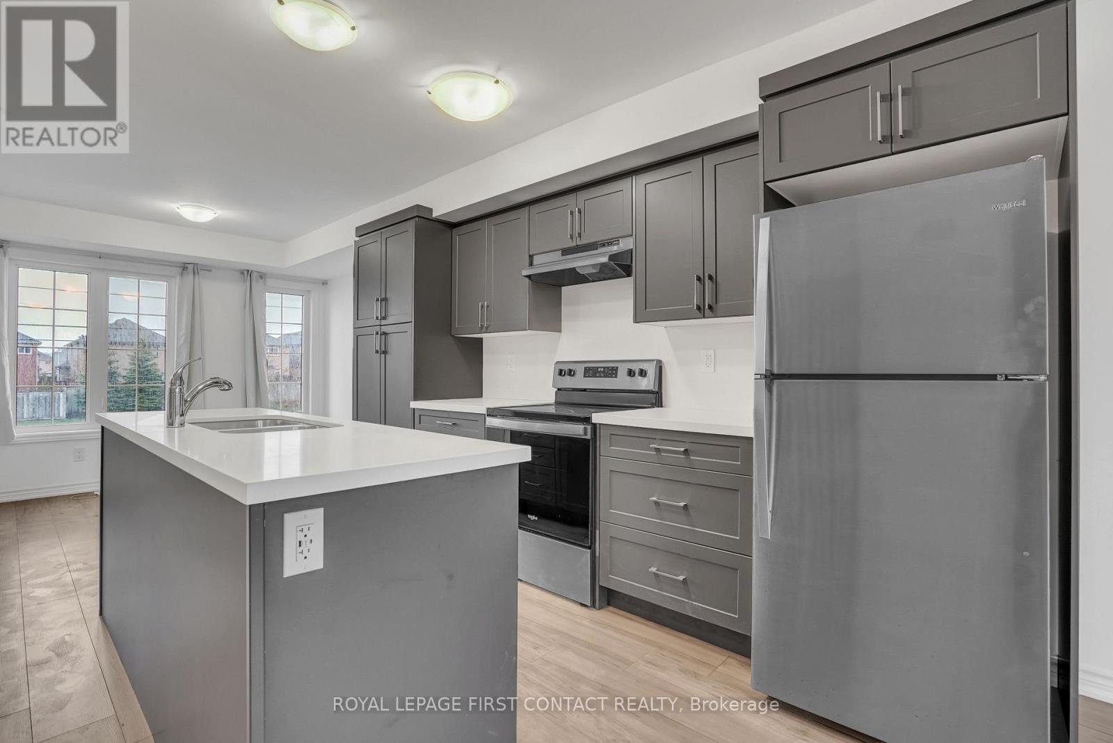 












49 PUMPKIN CORNER CRESCENT

,
Barrie,




Ontario
L9J0T7

