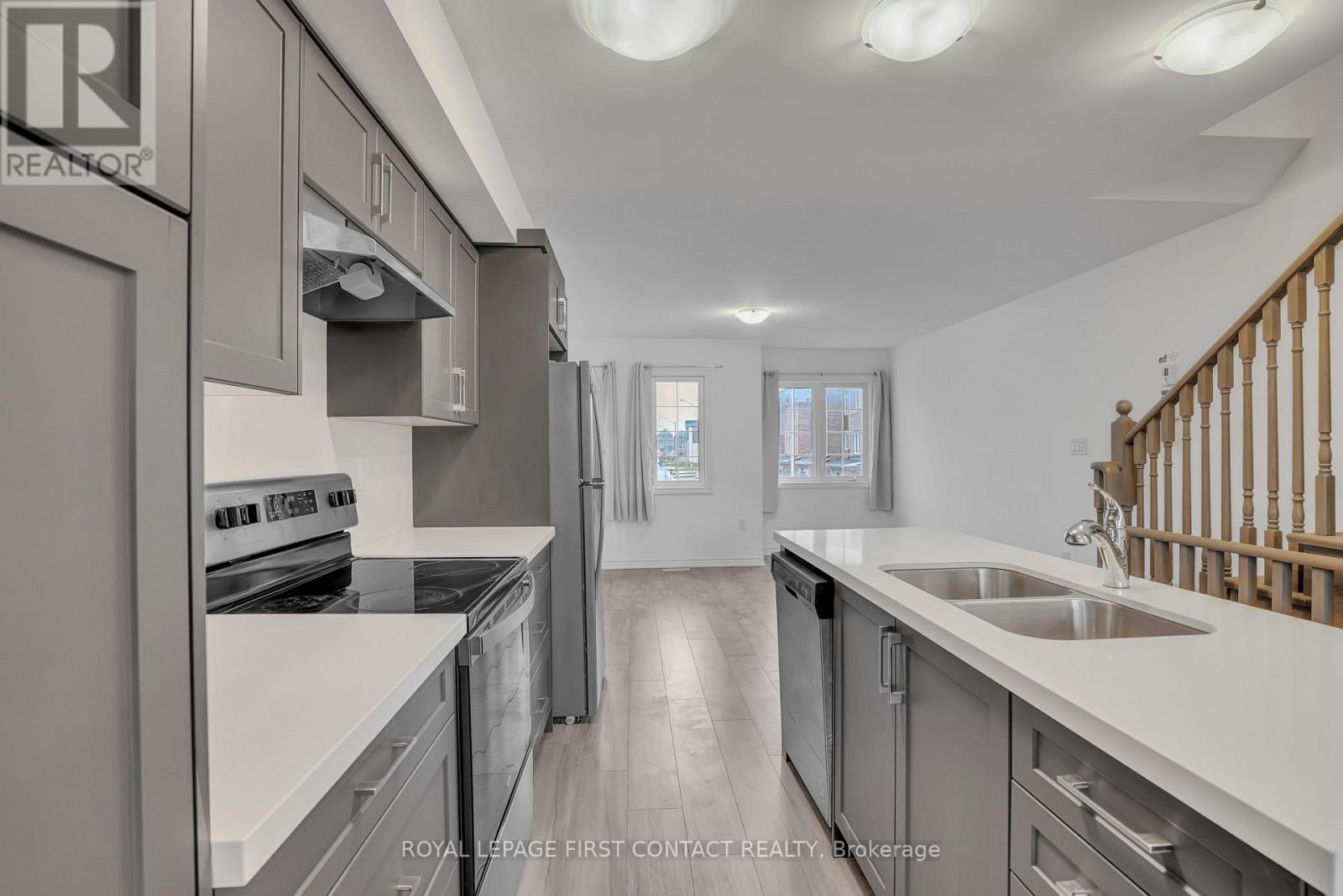 












49 PUMPKIN CORNER CRESCENT

,
Barrie,




Ontario
L9J0T7

