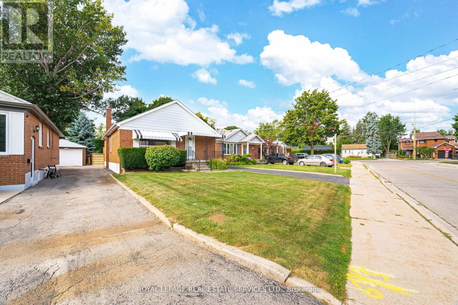 












44 MAPLE AVENUE N

,
Mississauga,




Ontario
L5H2S1

