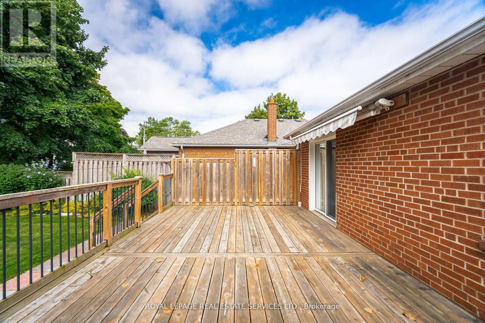 












44 MAPLE AVENUE N

,
Mississauga,




Ontario
L5H2S1

