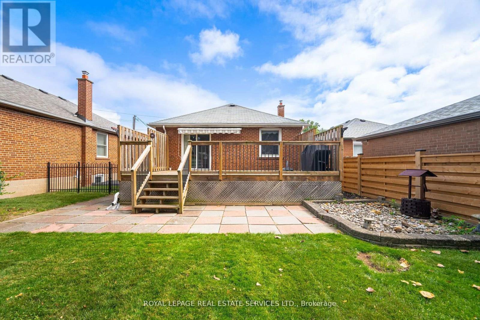 












44 MAPLE AVENUE N

,
Mississauga,




Ontario
L5H2S1

