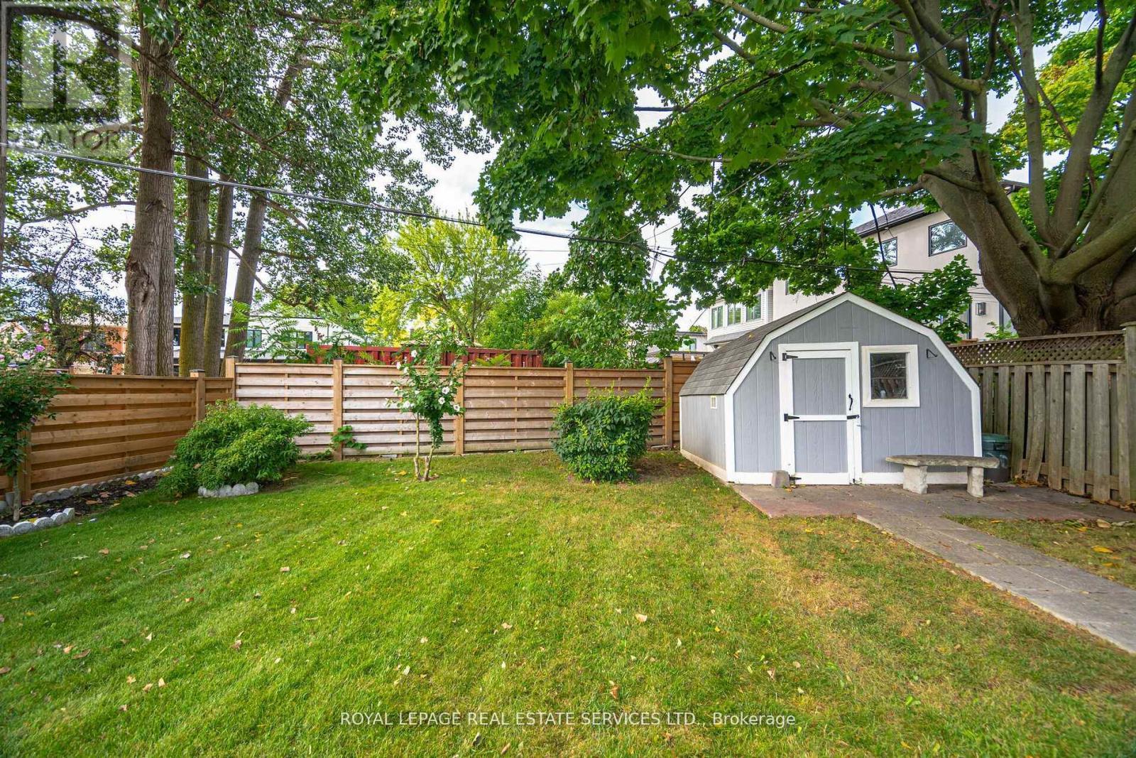 












44 MAPLE AVENUE N

,
Mississauga,




Ontario
L5H2S1

