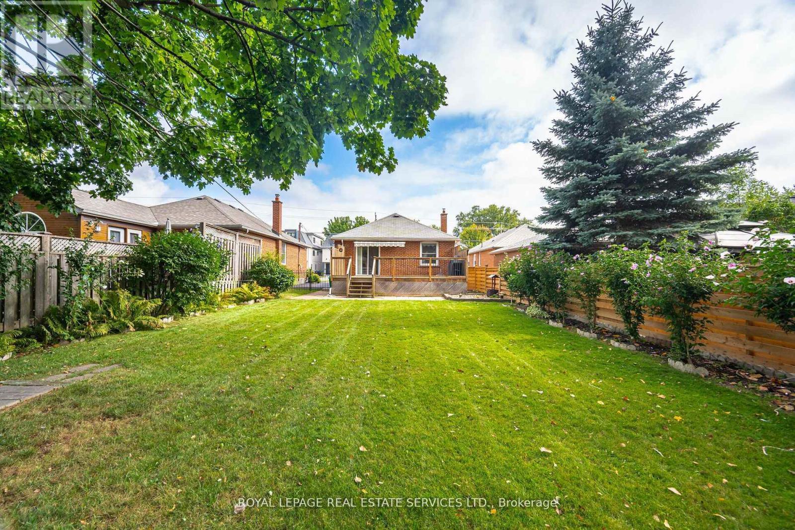 












44 MAPLE AVENUE N

,
Mississauga,




Ontario
L5H2S1

