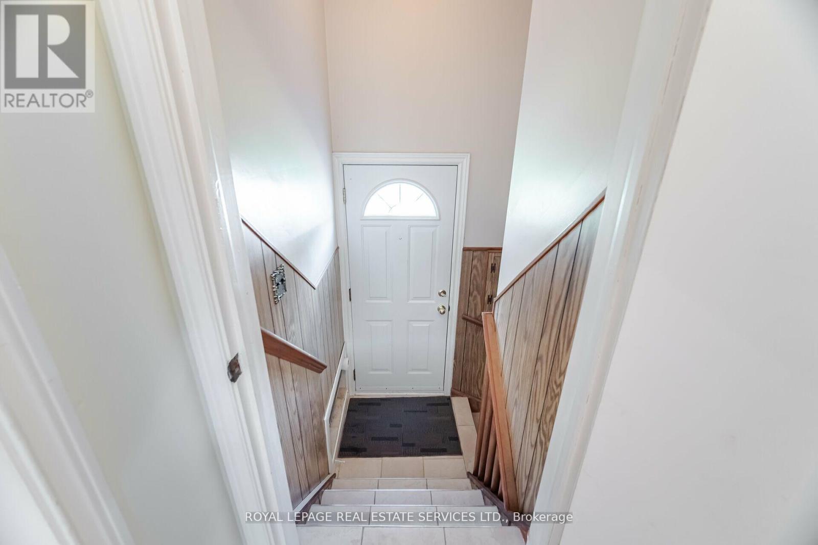 












44 MAPLE AVENUE N

,
Mississauga,




Ontario
L5H2S1

