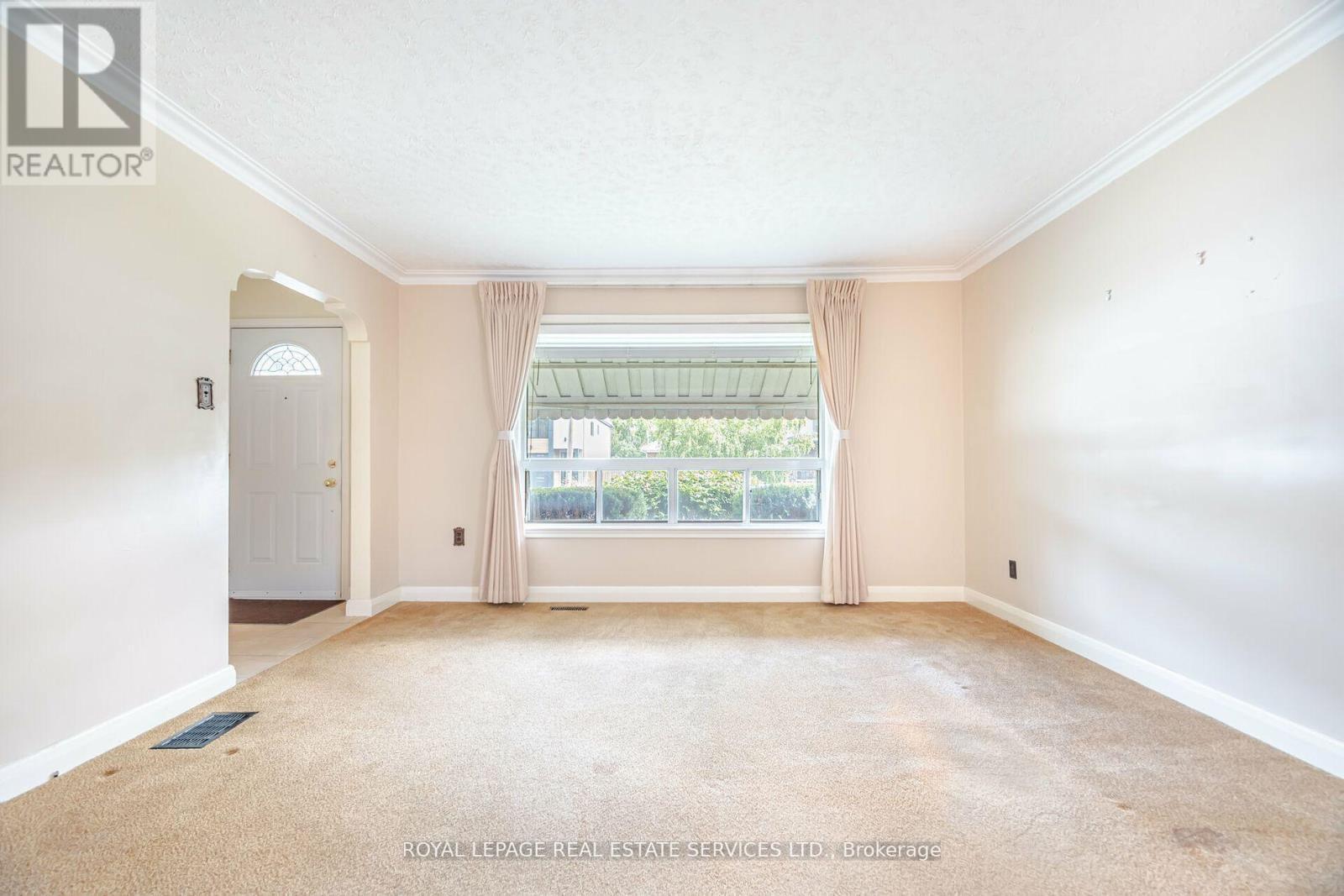 












44 MAPLE AVENUE N

,
Mississauga,




Ontario
L5H2S1

