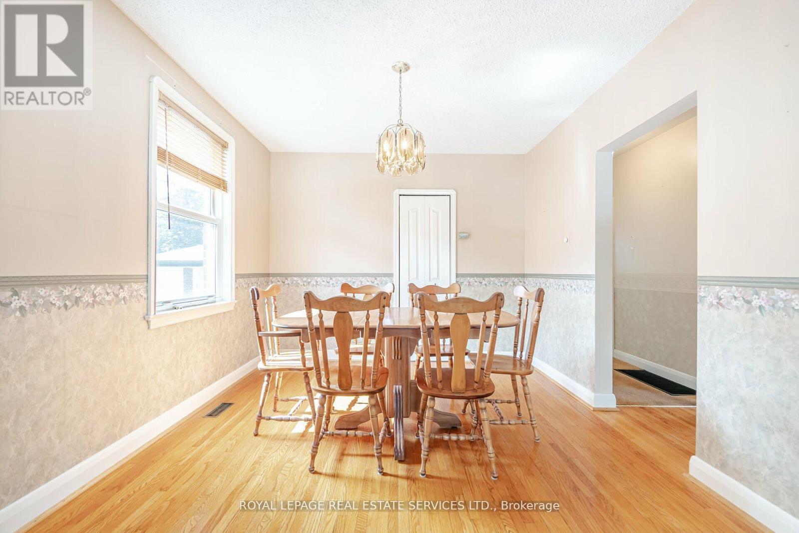 












44 MAPLE AVENUE N

,
Mississauga,




Ontario
L5H2S1

