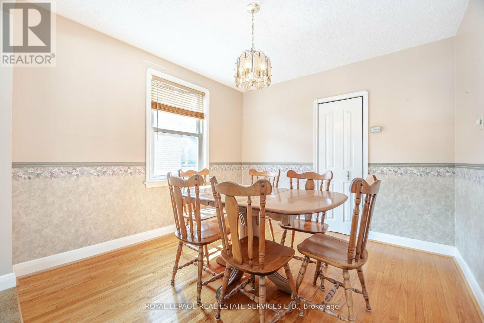












44 MAPLE AVENUE N

,
Mississauga,




Ontario
L5H2S1

