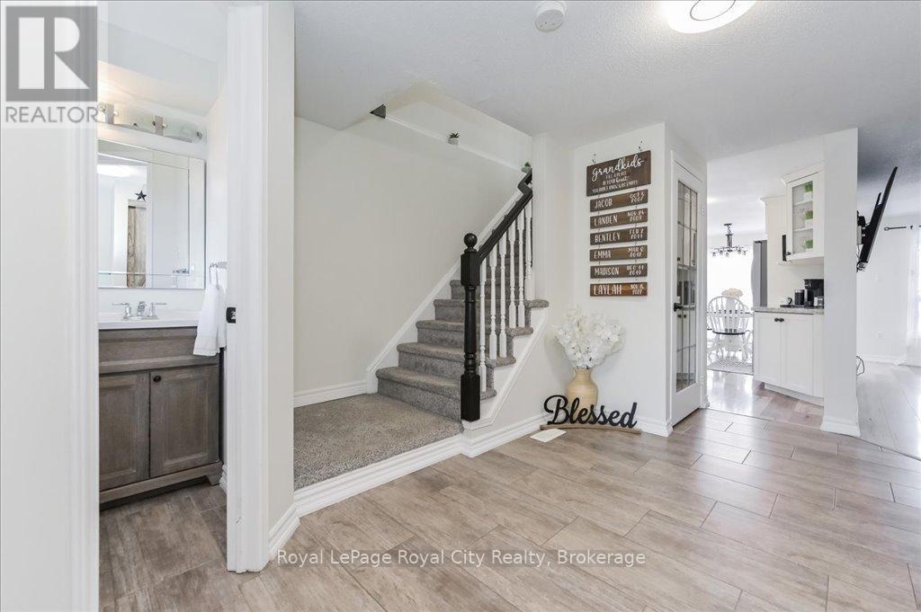 












164 TAIT CRESCENT

,
Centre Wellington (Fergus),




Ontario
N1M3P5


