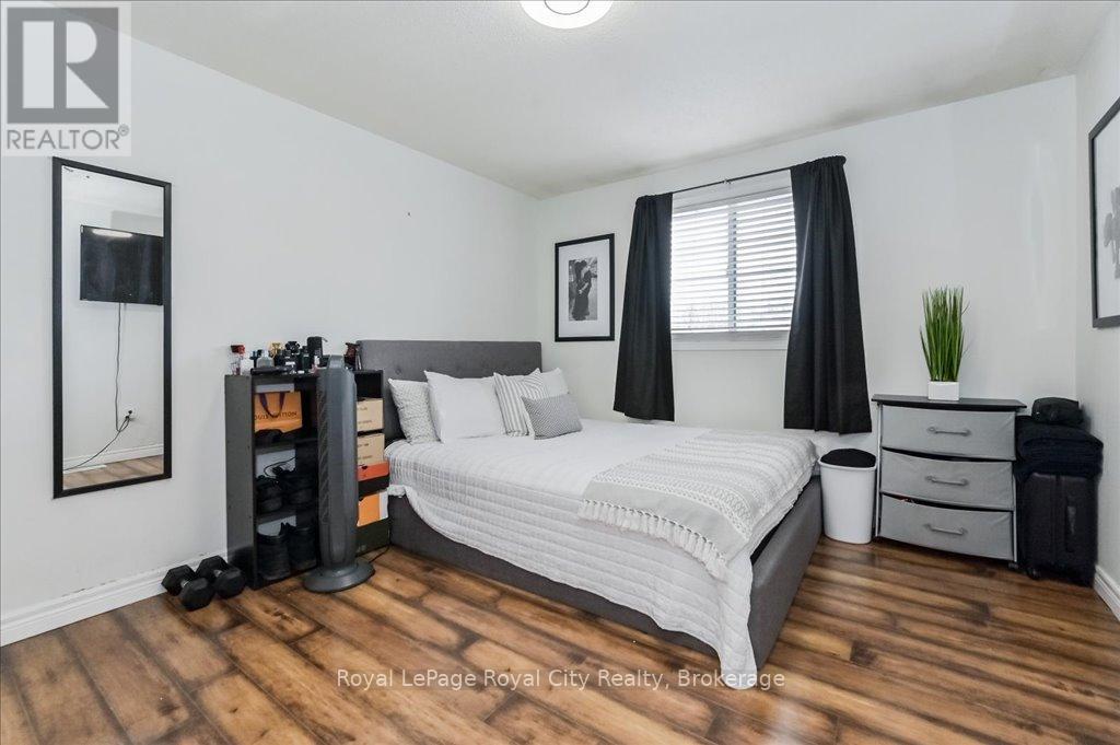 












164 TAIT CRESCENT

,
Centre Wellington (Fergus),




Ontario
N1M3P5

