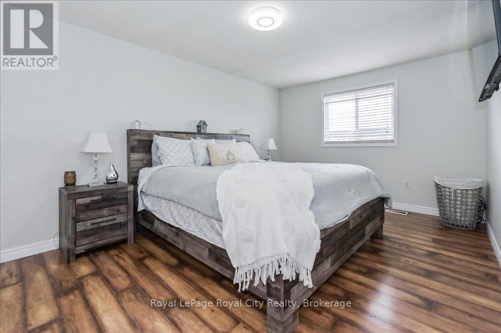 












164 TAIT CRESCENT

,
Centre Wellington (Fergus),




Ontario
N1M3P5

