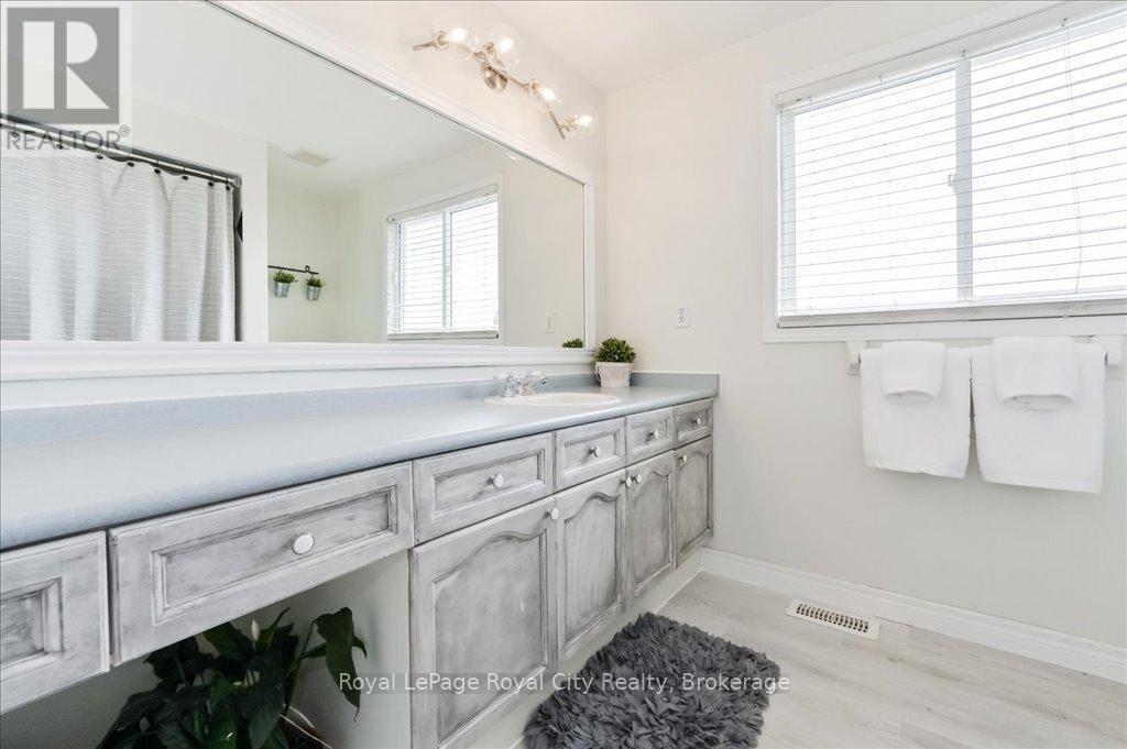












164 TAIT CRESCENT

,
Centre Wellington (Fergus),




Ontario
N1M3P5

