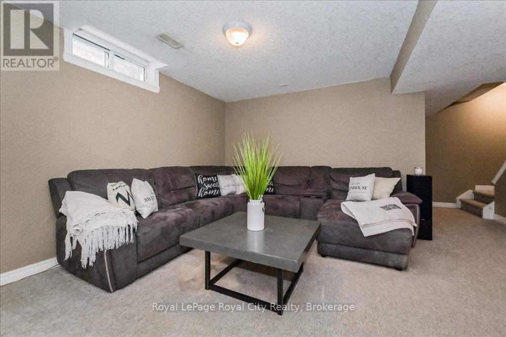 












164 TAIT CRESCENT

,
Centre Wellington (Fergus),




Ontario
N1M3P5

